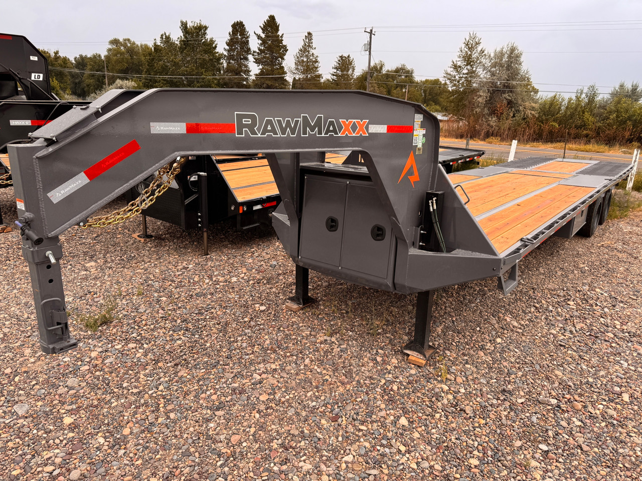 Raw Maxx Trailers 2026 HTX 102"X34' Deckover Flatbed Trailer | Tandem Axle, 11' HYD DOVETAIL, TOOL BOX, WINCH PLATE, CHAIN RACK, REFLECTIVE TAPE, SOLAR PANEL, 30K