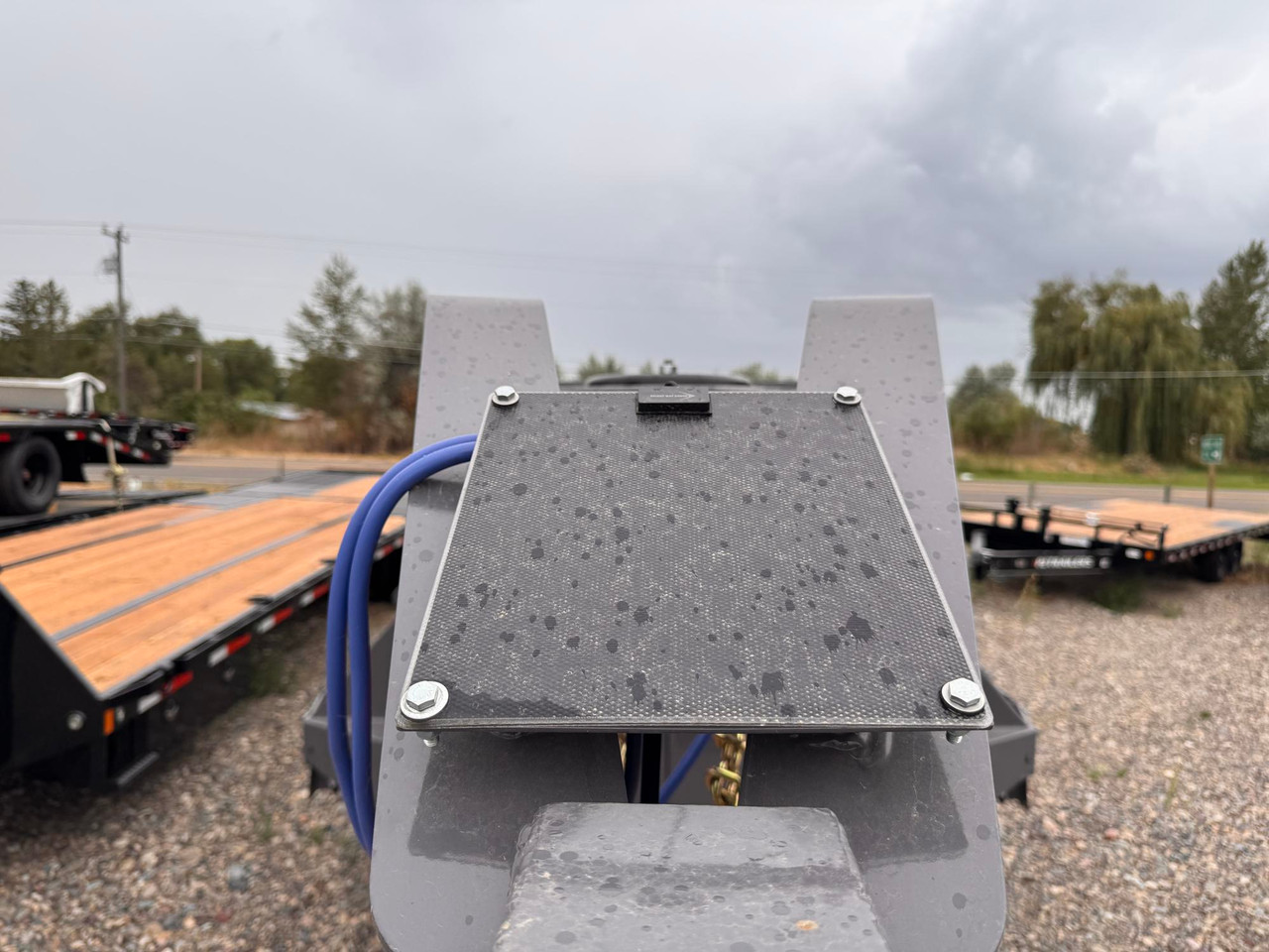 Raw Maxx Trailers 2026 HTX 102"X34' Deckover Flatbed Trailer | Tandem Axle, 11' HYD DOVETAIL, TOOL BOX, WINCH PLATE, CHAIN RACK, REFLECTIVE TAPE, SOLAR PANEL, 30K