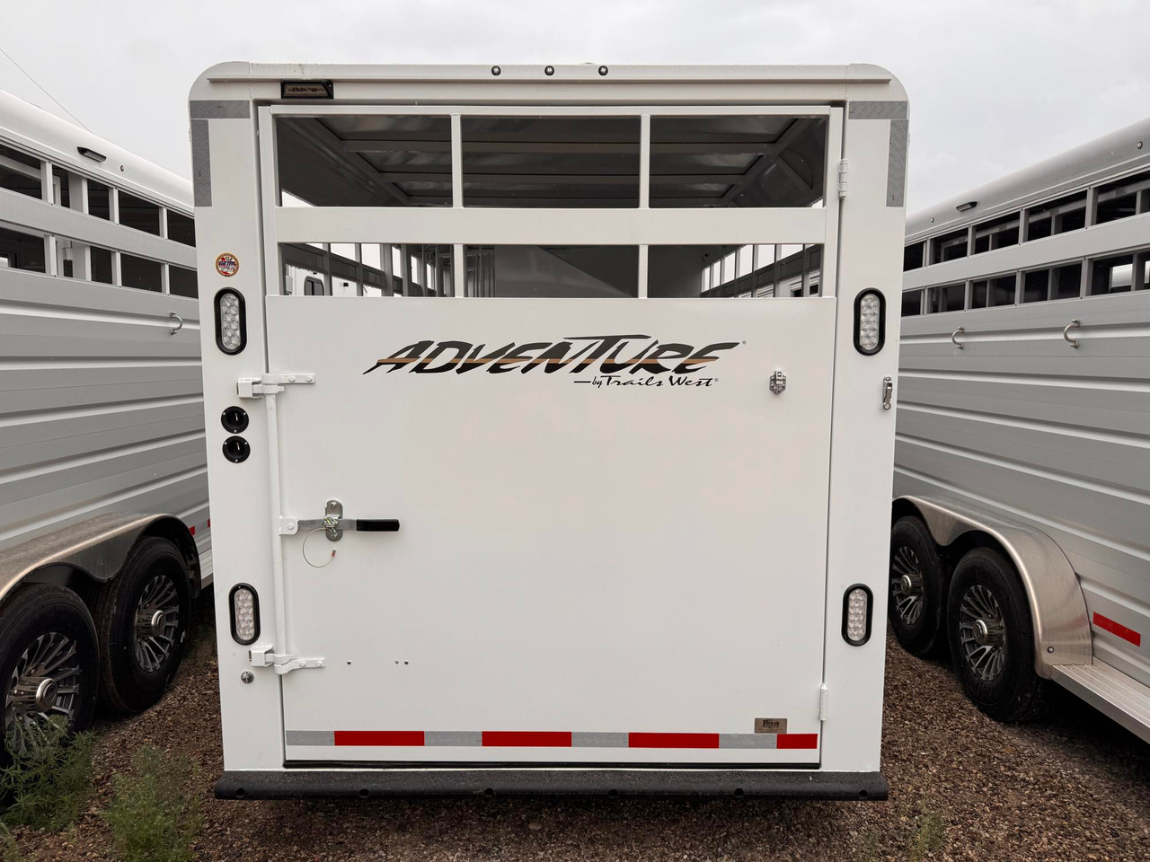 Trails West Trailers 2027 Adventure Horse Trailer | Tandem Axle, 4 HORSE ADVENTURE, CONVENIENCE PKG