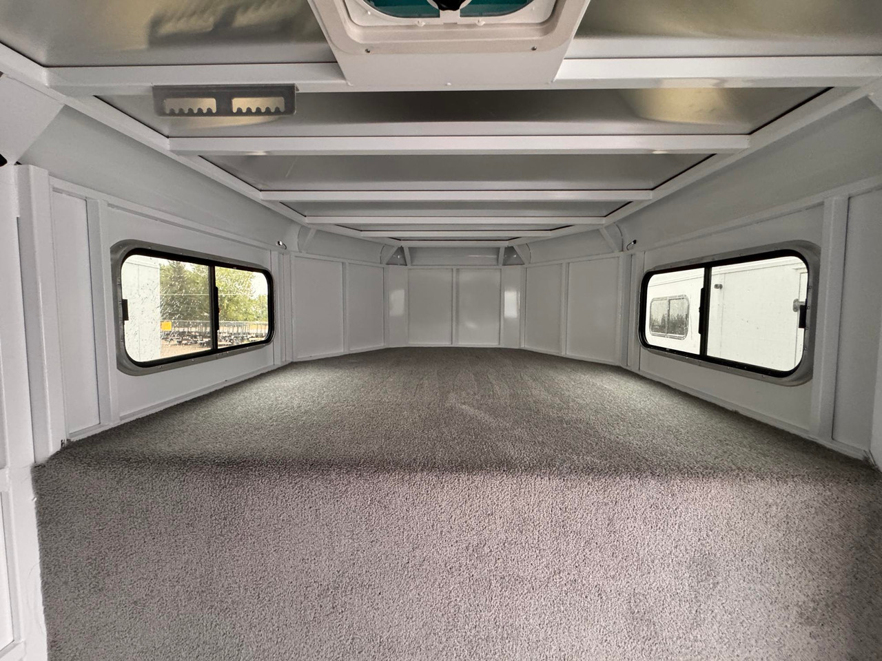 Trails West Trailers 2027 Adventure Horse Trailer | Tandem Axle, 4 HORSE ADVENTURE, CONVENIENCE PKG