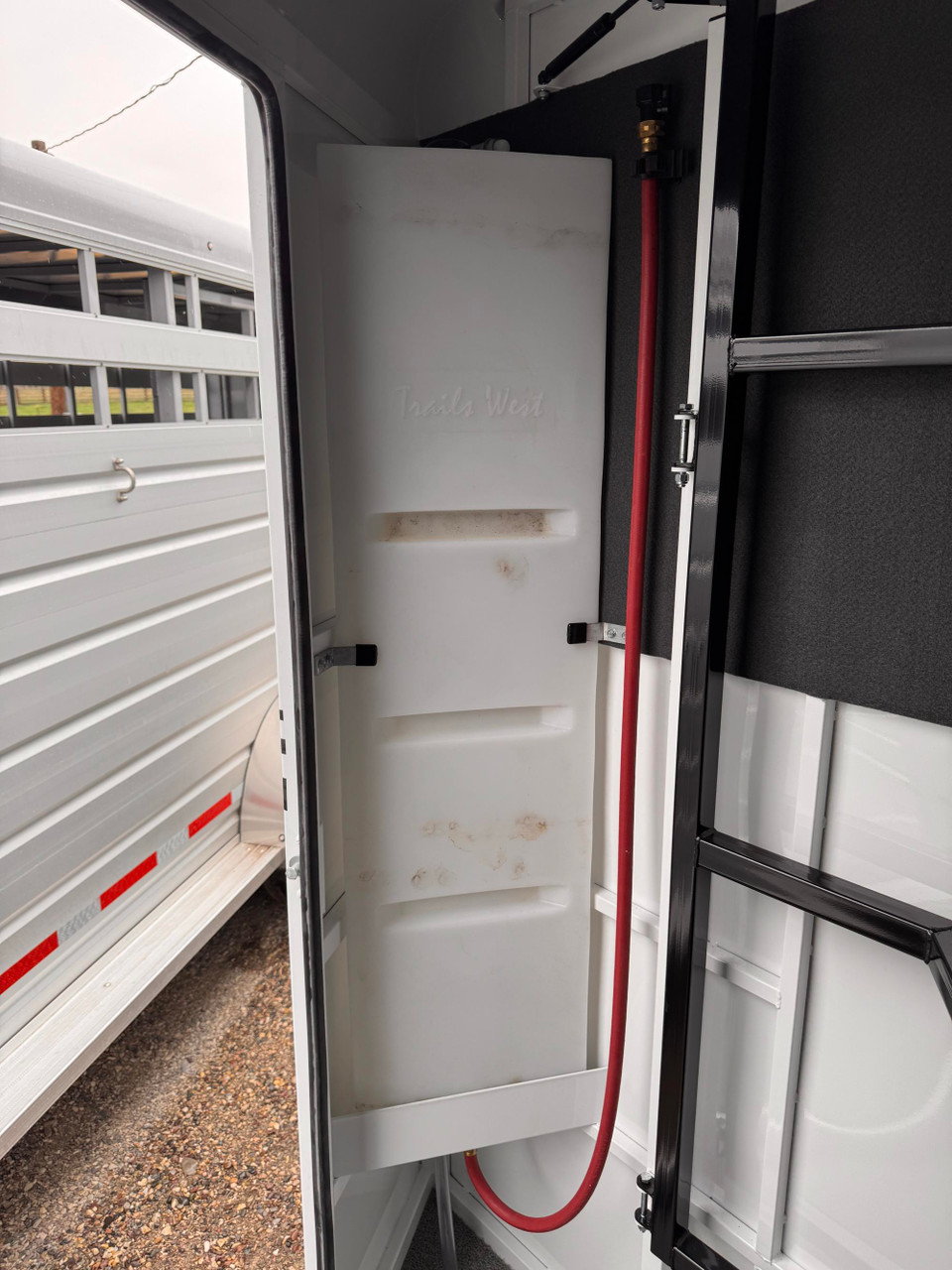 Trails West Trailers 2027 Adventure Horse Trailer | Tandem Axle, 4 HORSE ADVENTURE, CONVENIENCE PKG