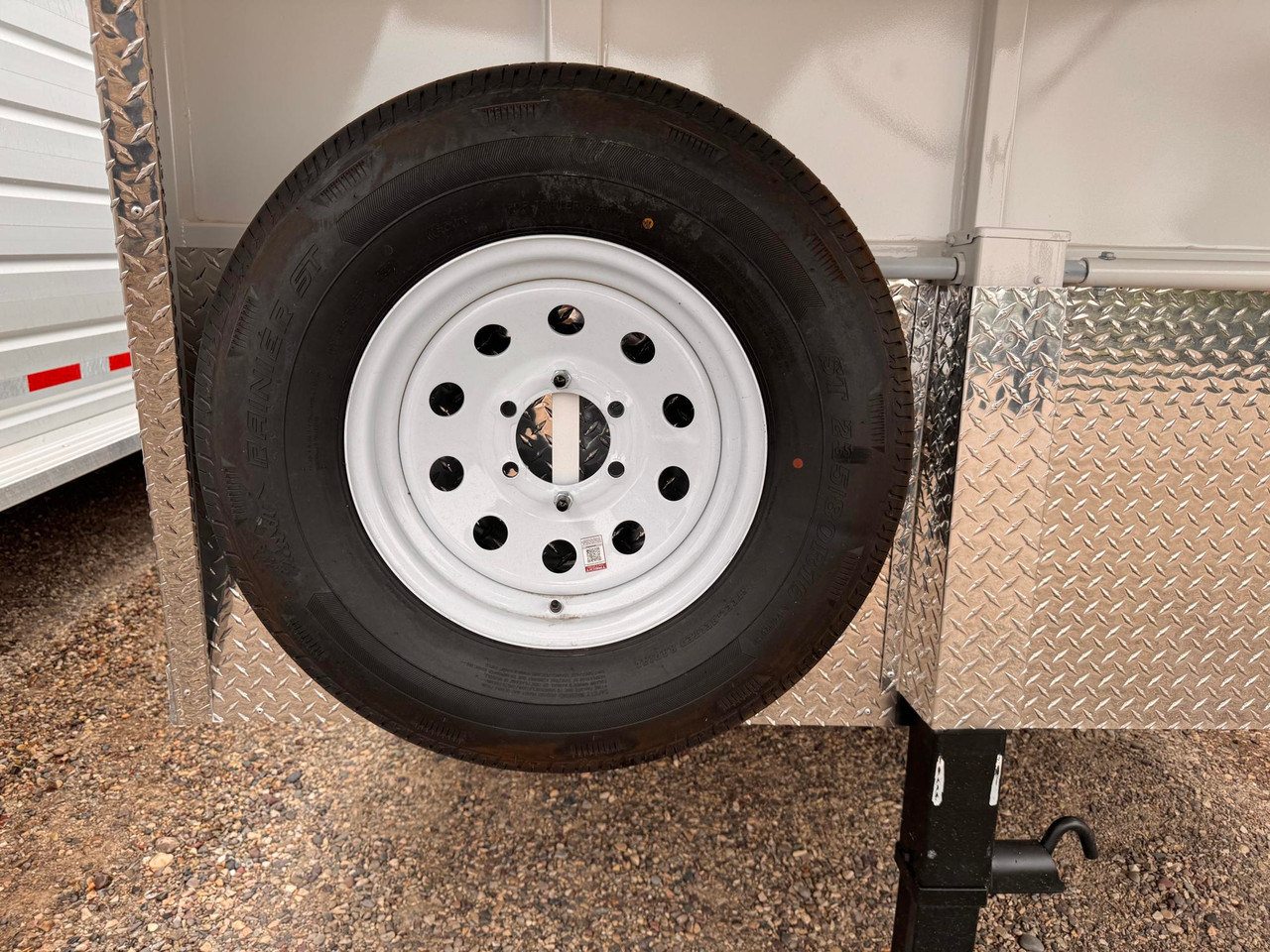 Trails West Trailers 2027 Adventure Horse Trailer | Tandem Axle, 4 HORSE ADVENTURE, CONVENIENCE PKG