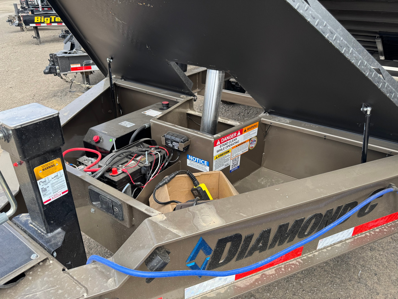 Diamond C Trailers LPT207 82"X14' Telescopic Dump Trailer | 14 ply Tires, Solar Recharging, 24" Sides With Boards, Spare Tire, 2 Speed Jack