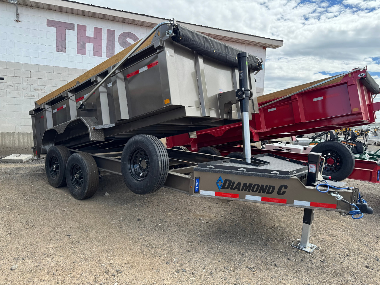 Diamond C Trailers LPT207 82"X14' Telescopic Dump Trailer | 14 ply Tires, Solar Recharging, 24" Sides With Boards, Spare Tire, 2 Speed Jack