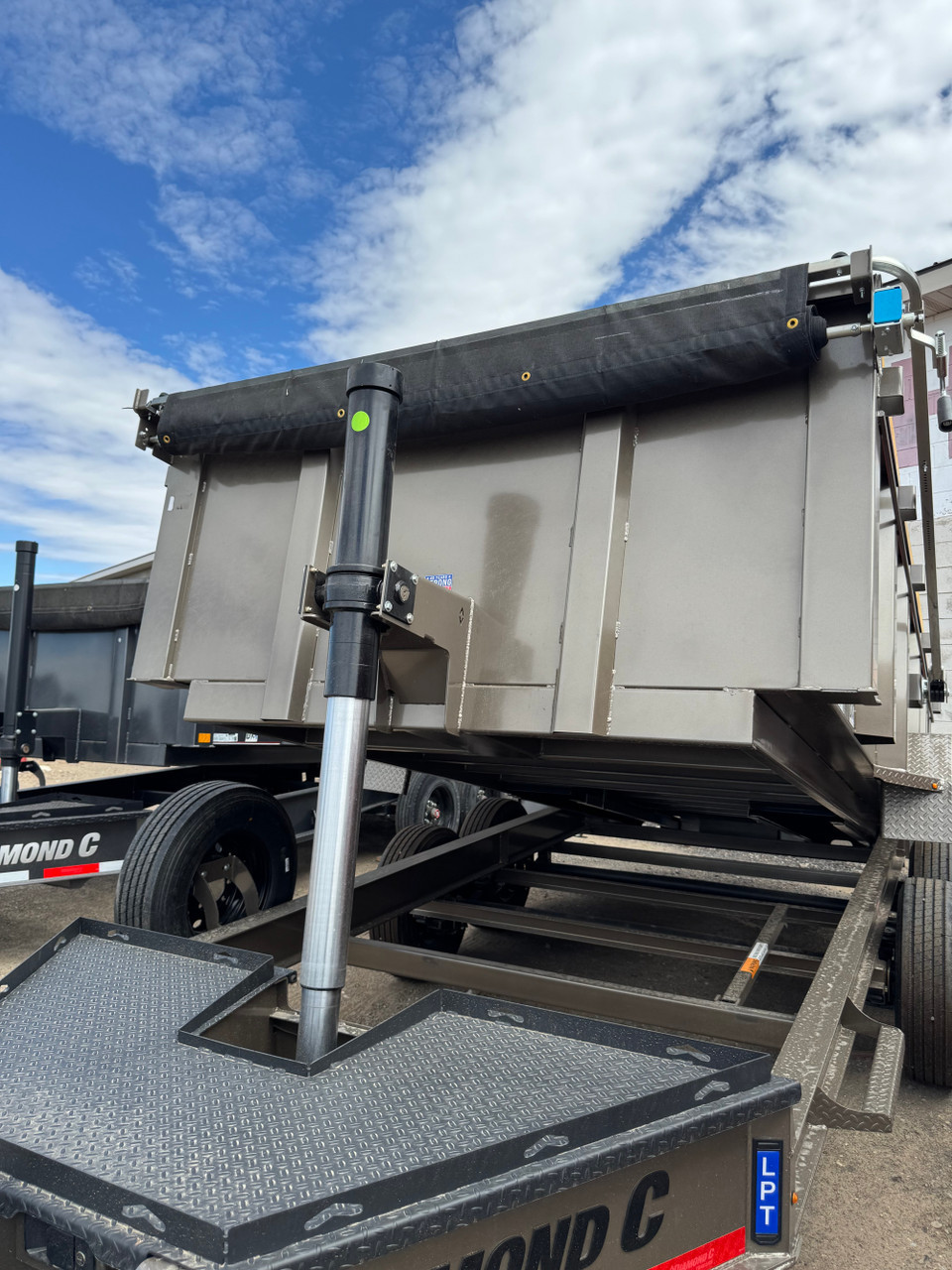 Diamond C Trailers LPT207 82"X14' Telescopic Dump Trailer | 14 ply Tires, Solar Recharging, 24" Sides With Boards, Spare Tire, 2 Speed Jack
