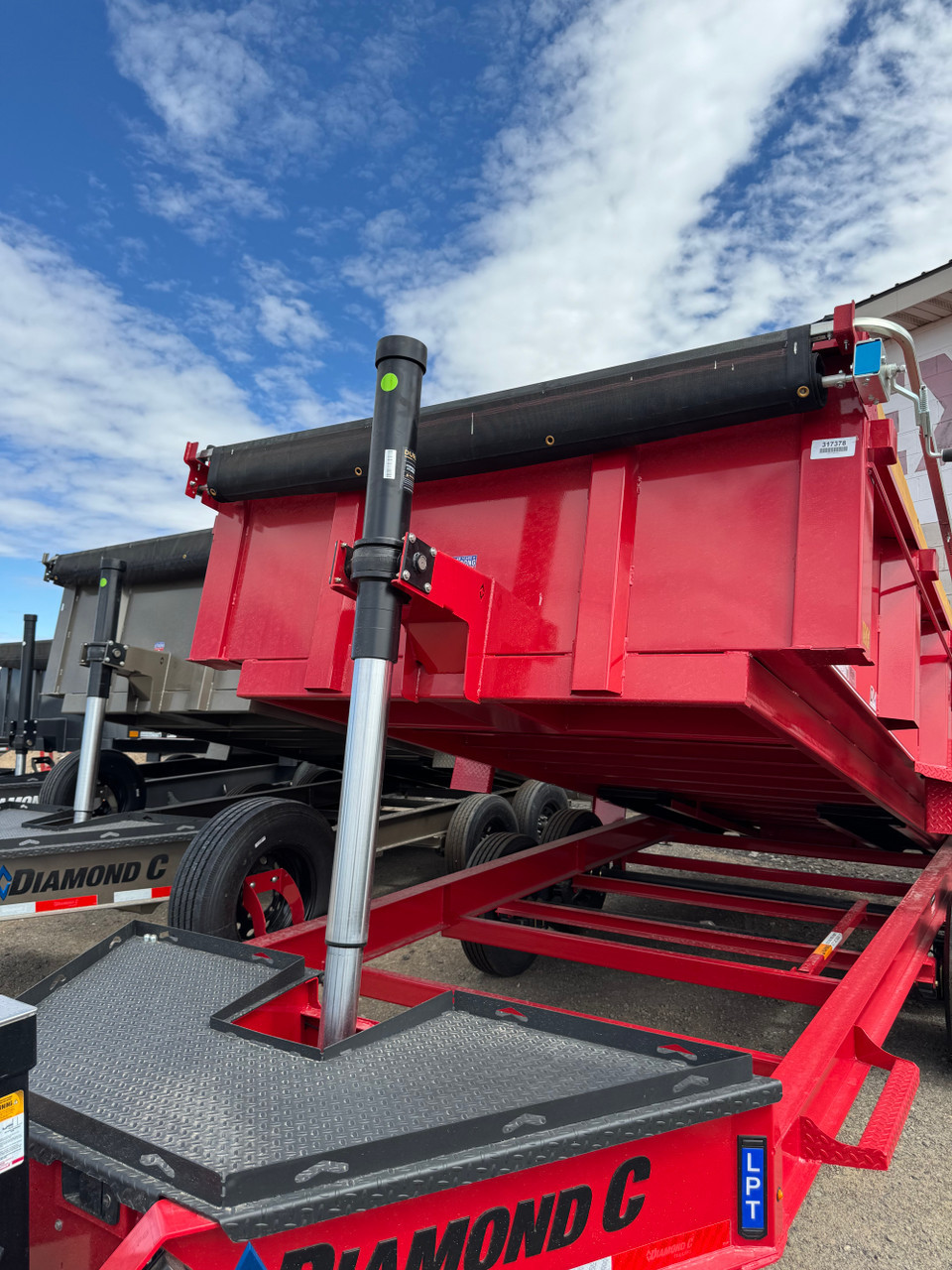 Diamond C Trailers LPT207 82"X16' Telescopic Dump Trailer | 14 ply Tires, Solar Recharging, 24" Sides With Boards, Spare Tire, 2 Speed Jack