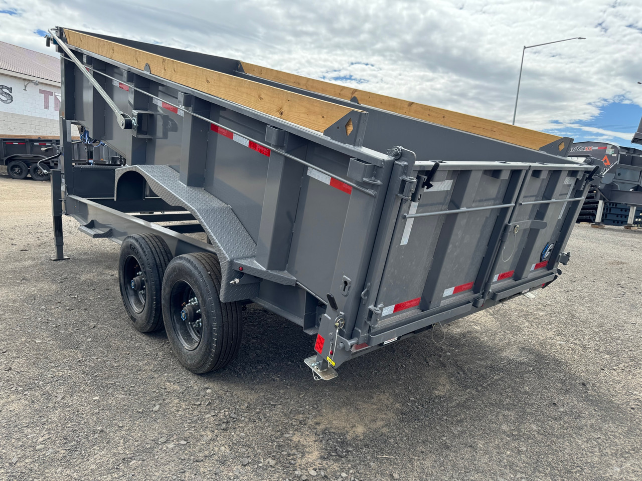 Diamond C Trailers LPT210 82"X16' Telescopic Dump Trailer | Tandem Axle, Torsion axles, 32" SIdes w/ Board Brackets, 3/16" HD Fenders, Solar Recharging, Spare