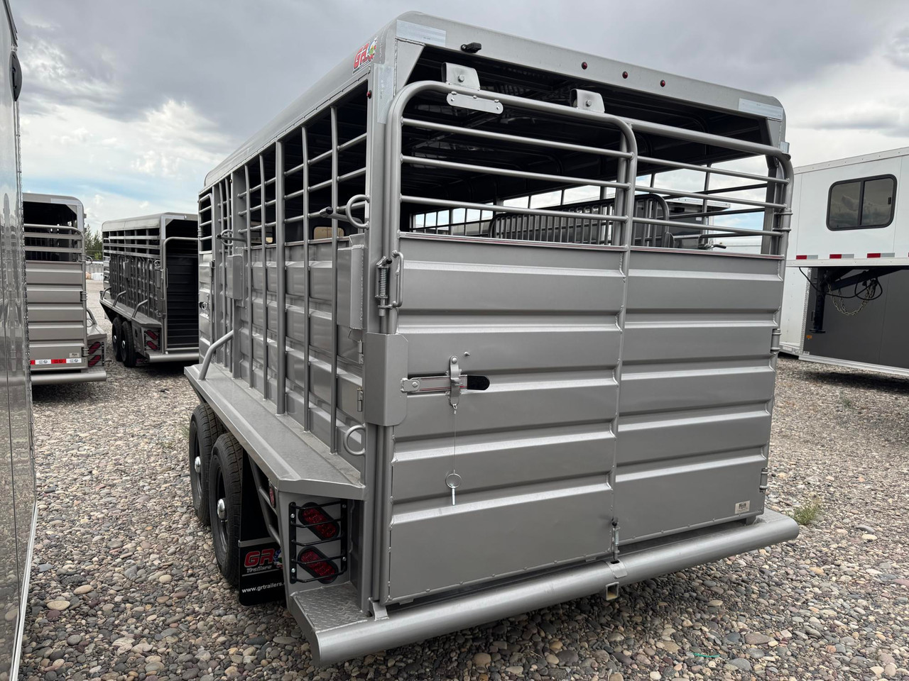 GR Trailers 2026 80"X16' Stock Trailer | Tandem Axle, BRUSH FENDERS, RUBBER MATS, ESCAPE DOOR, SWING COMBO REAR GATE, 10K