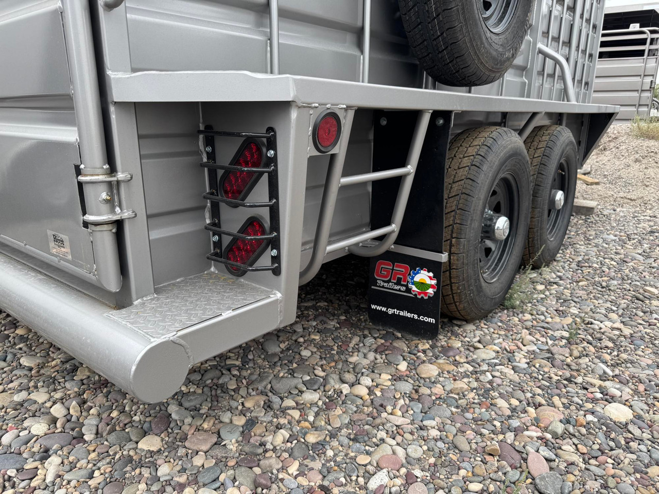 GR Trailers 2026 80"X16' Stock Trailer | Tandem Axle, BRUSH FENDERS, RUBBER MATS, ESCAPE DOOR, SWING COMBO REAR GATE, 10K