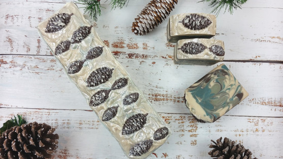 Frosted Pine Cone Bath Bar