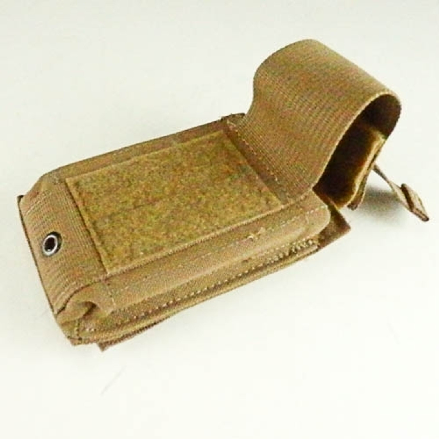 U.S. M16/M4 speed reload magazine pouch