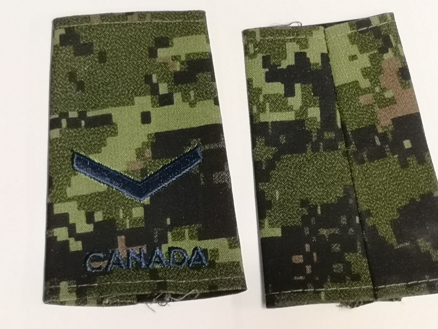 Canadian Armed Forces Cadpat Rank Epaulets Air Force - Private