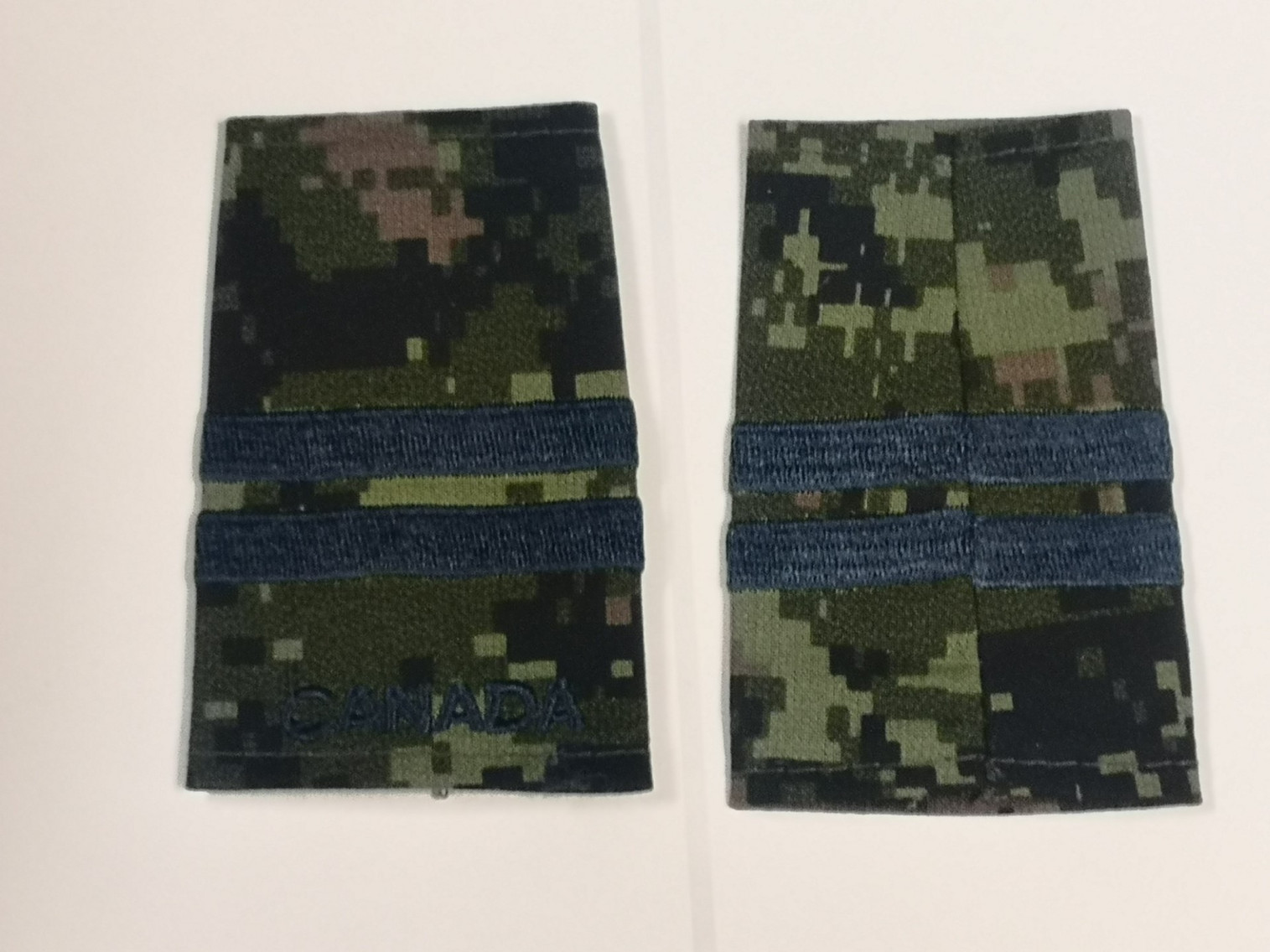 Canadian Armed Forces Cadpat Rank Epaulets Air Force - Captain