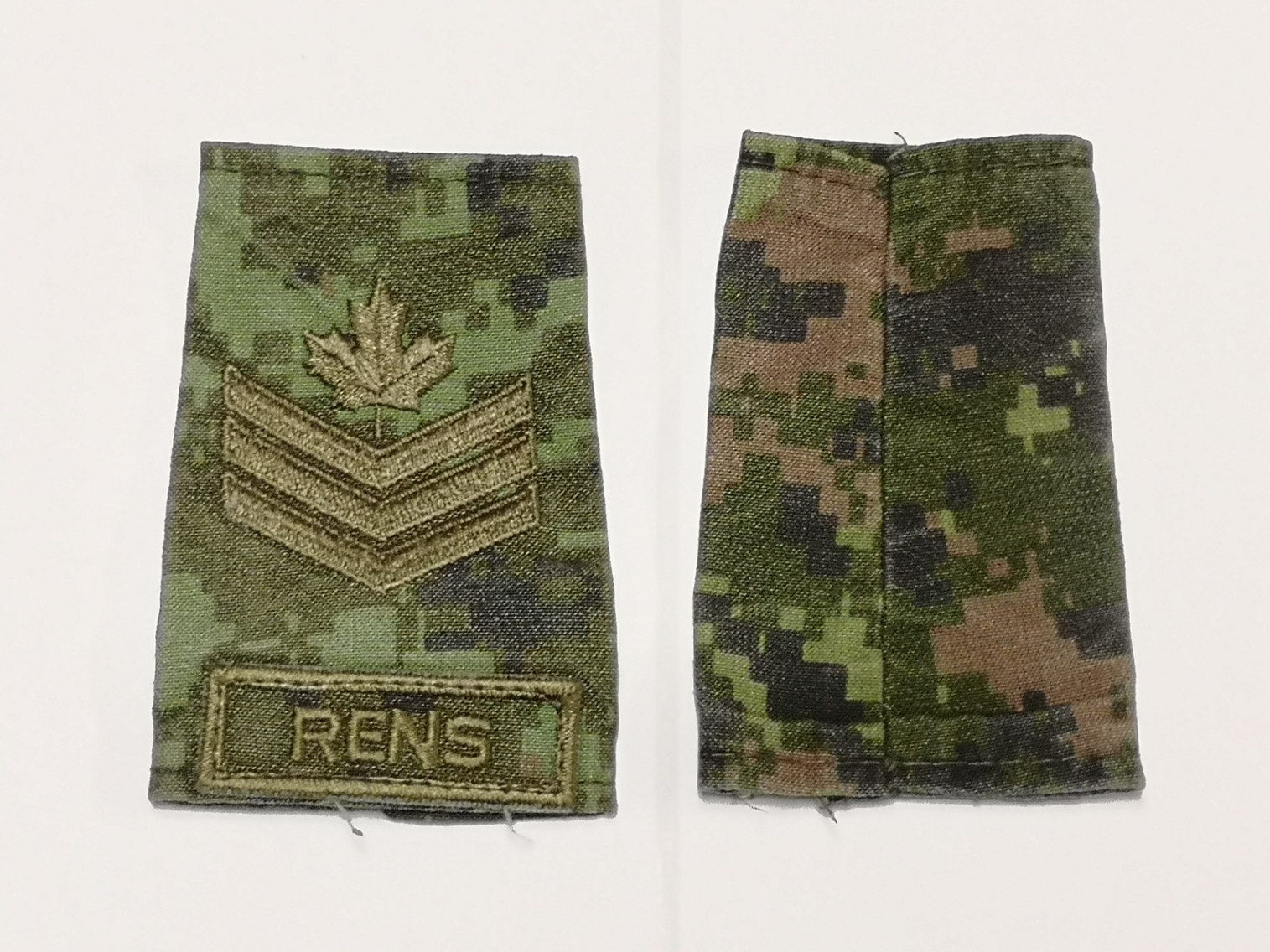 Canadian Armed Forces Cadpat Rank Epaulets RENS - Sergeant
