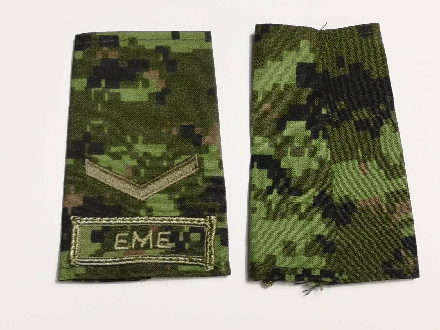 Canadian Armed Forces Cadpat Rank Epaulets EME - Private (Trained)