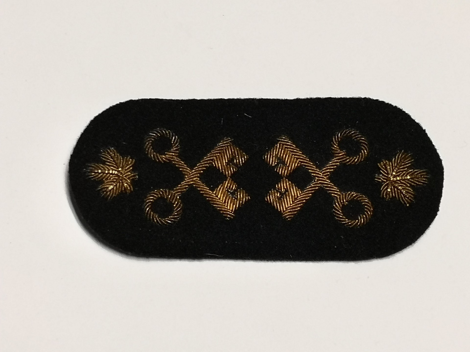 Royal Canadian Navy Storesman Bullion Collar Trade Badge
