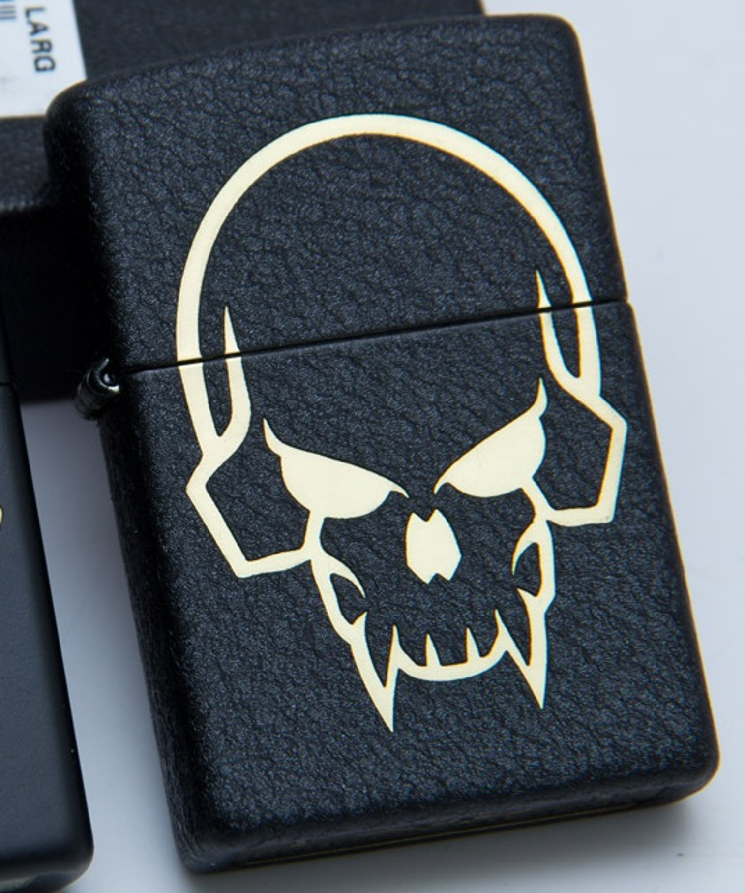 MSM Zippo Lighter Crackle Pirate Skull