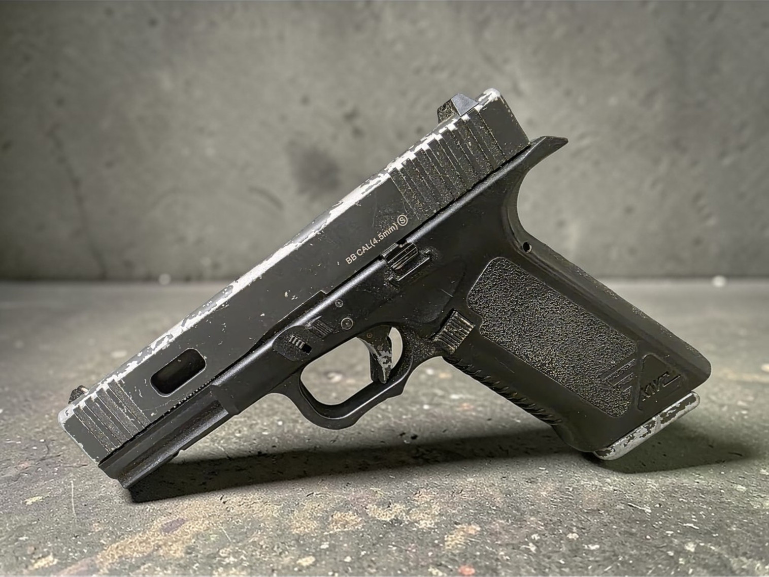 KWC Glock 17 CO2 Powered 4.5mm Blowback Air Pistol - BONEYARDⓈ