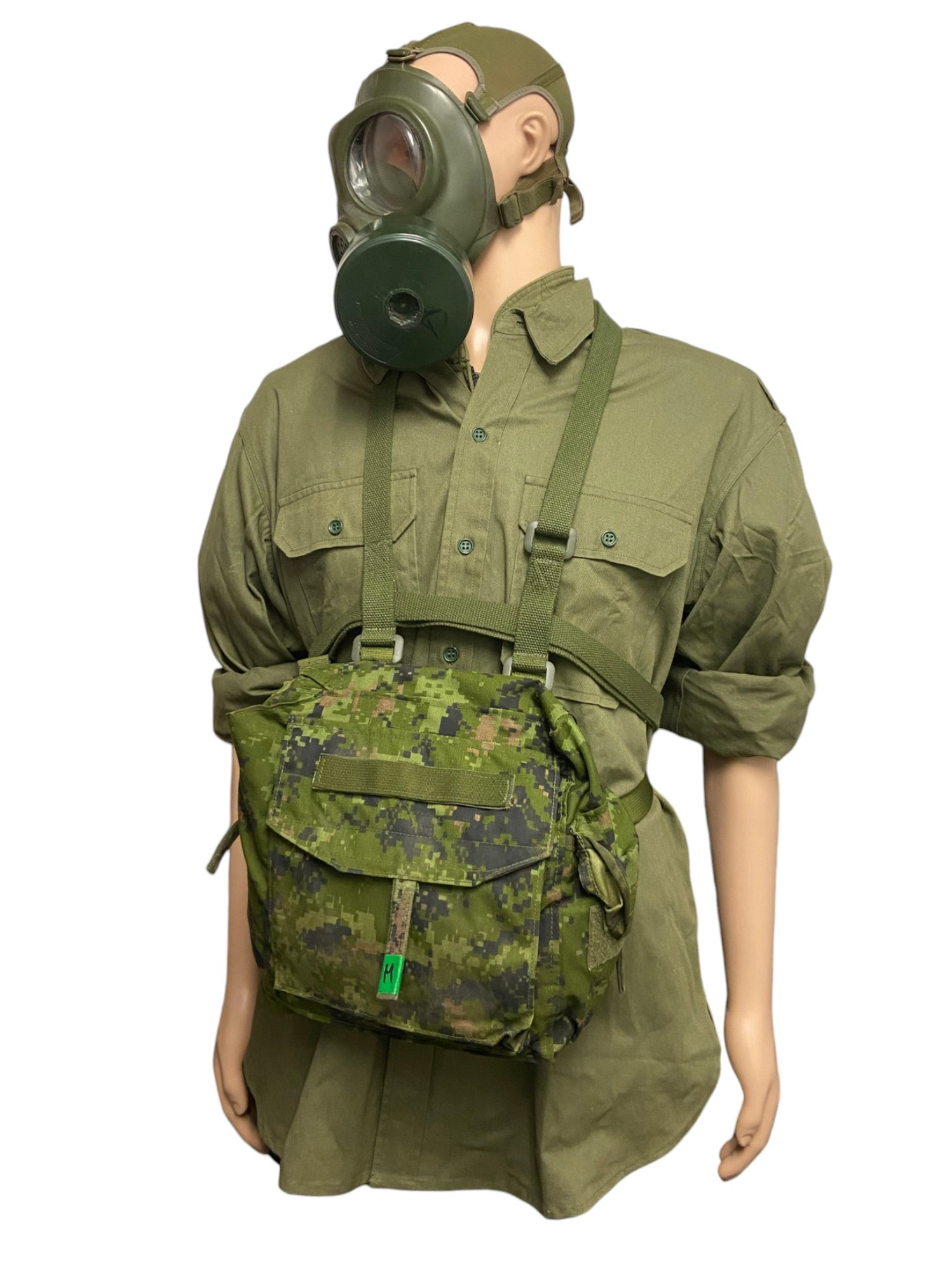 Canadian Armed Forces Medium C4 Gas Mask W/ Filter & CADPAT Gas Mask Carrier