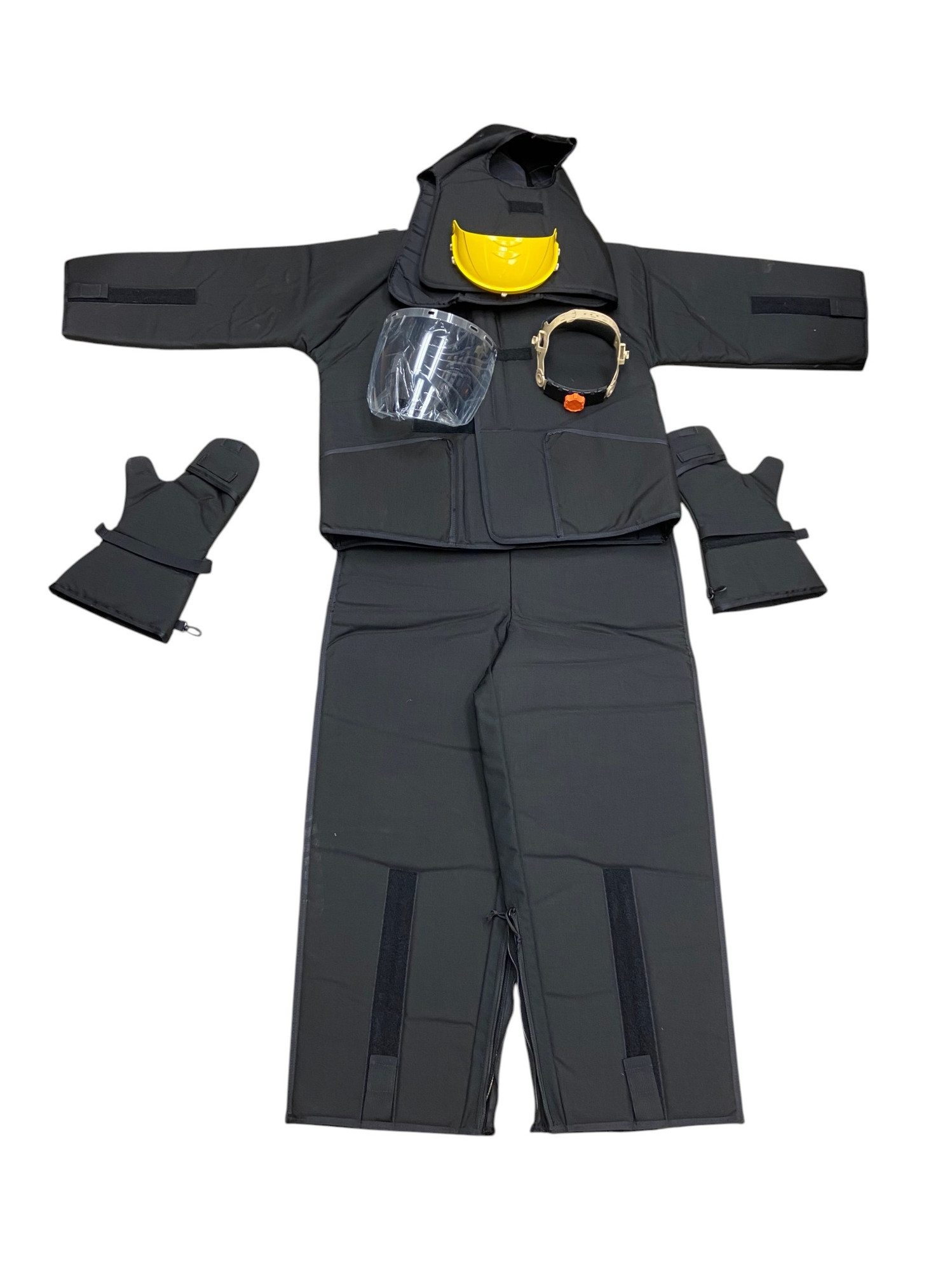 S.O. Tech Made in U.S.A. Training Suit W/ Carrying Bag