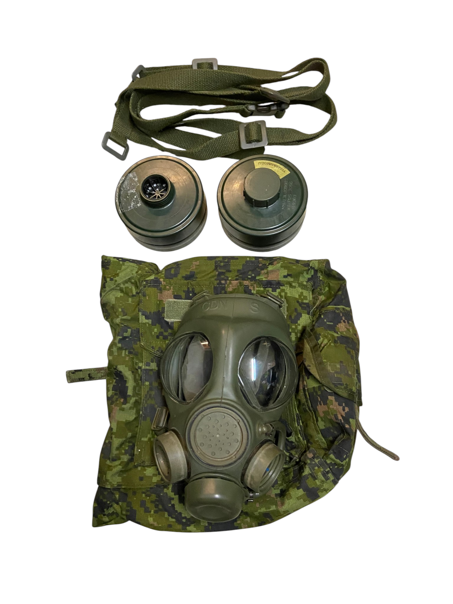 Canadian Armed Forces C4 Gas Mask W/ CADPAT Carrier & 2 Spare Filters