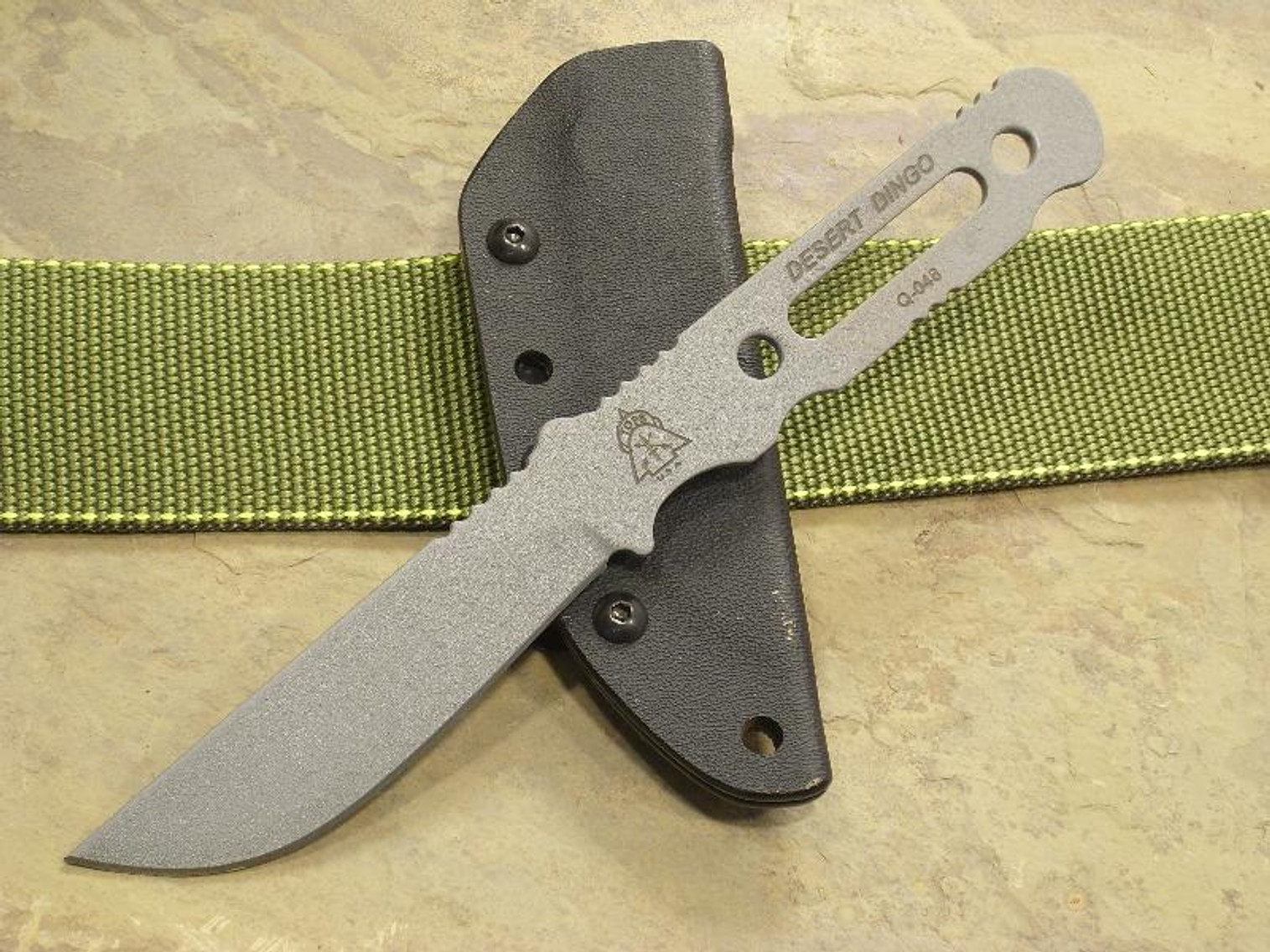 TOPS DTDO01 Desert Dingo w/Kydex Sheath