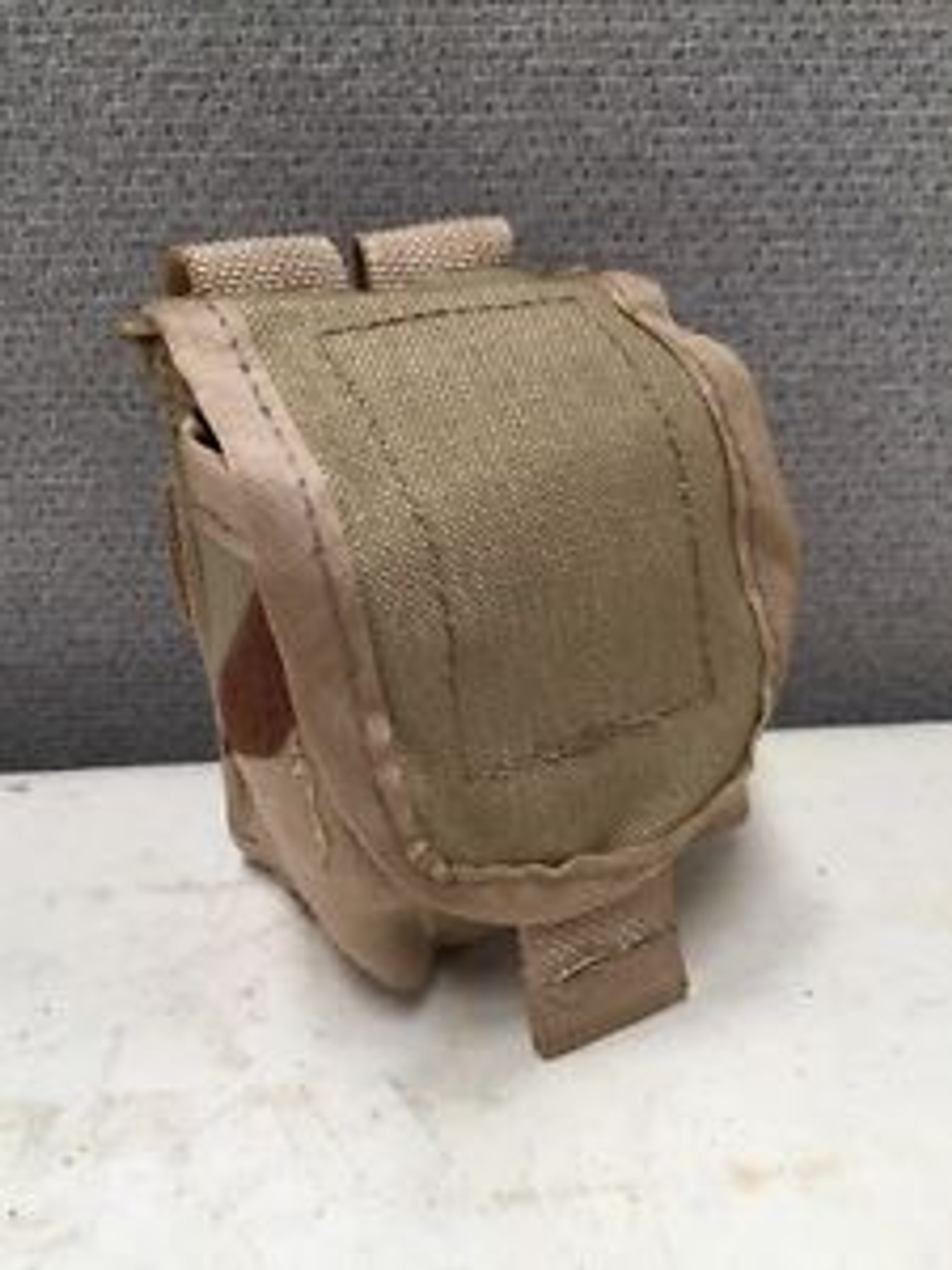 U.S. Armed Forces MOLLE Hand Grenade Pouch Desert Camo