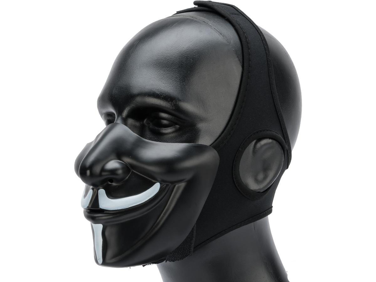 Matrix "Vendetta" Half Mask (Color: Black / White)