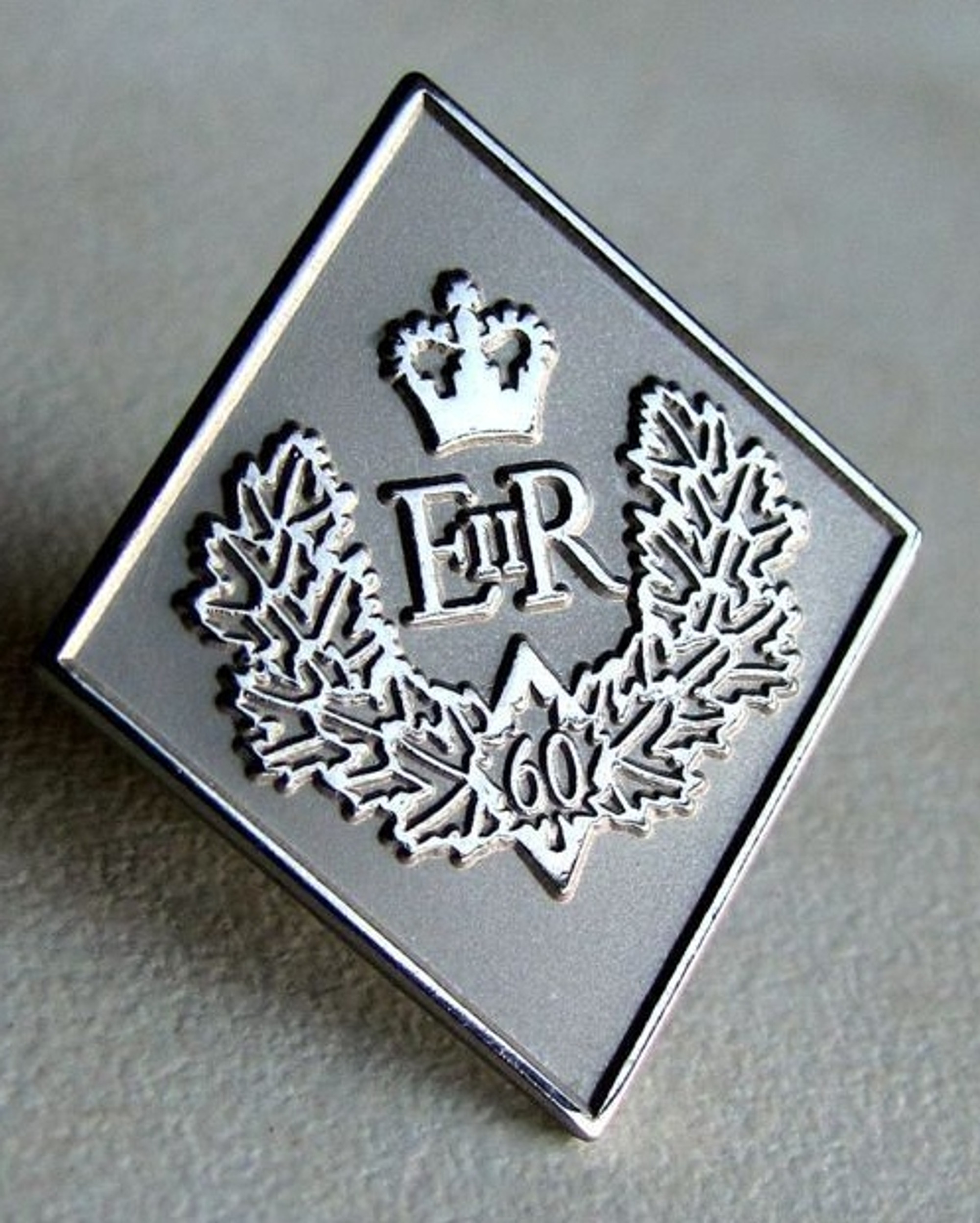 Queen Elizabeth II Diamond Jubilee 60th Anniversary Lapel Pin