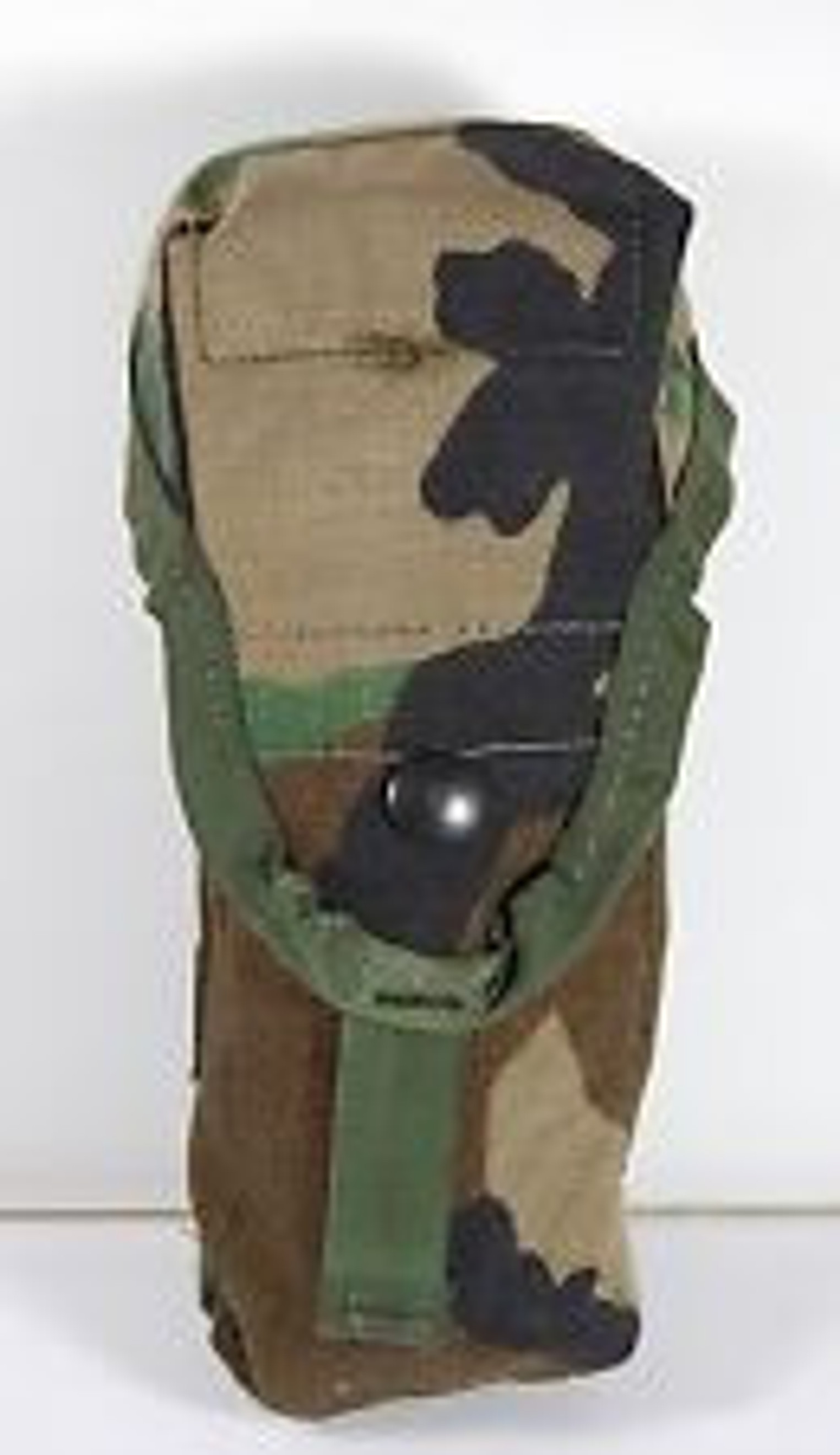 U.S. Armed Forces MOLLE II 30 Round M16A2 Double Magazine Pouch - Woodland Camo