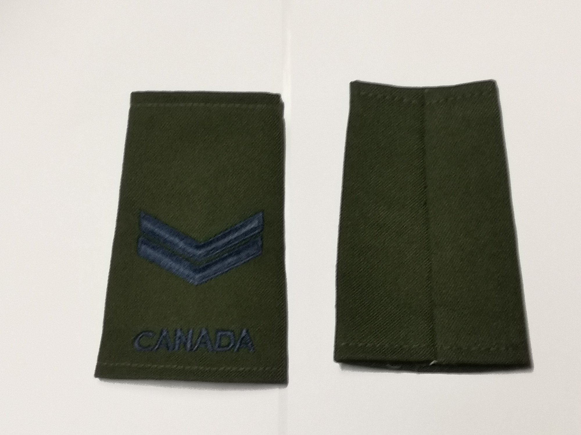 Canadian Armed Forces Green Rank Epaulets Air Force - Corporal