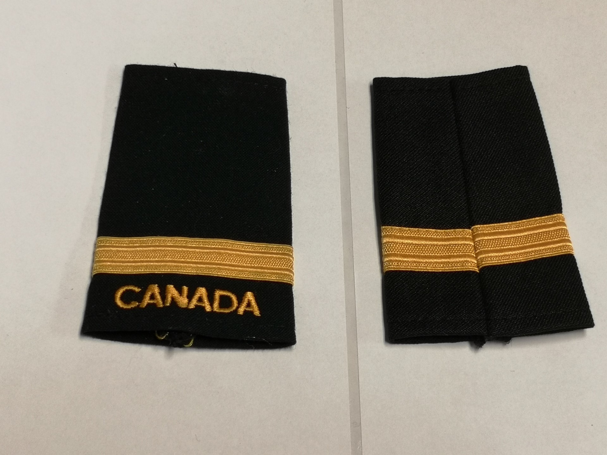 Canadian Armed Forces Dark Green Rank Epaulets Army - Second Lieutenant