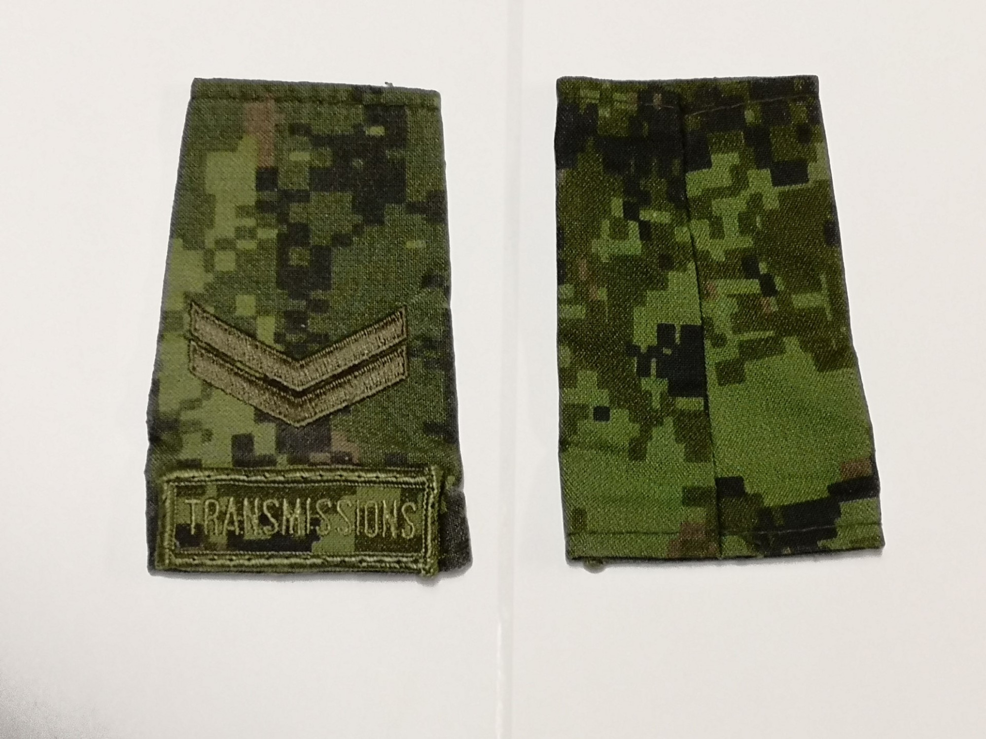 Canadian Armed Forces Cadpat Rank Epaulets Transmissions - Corporal