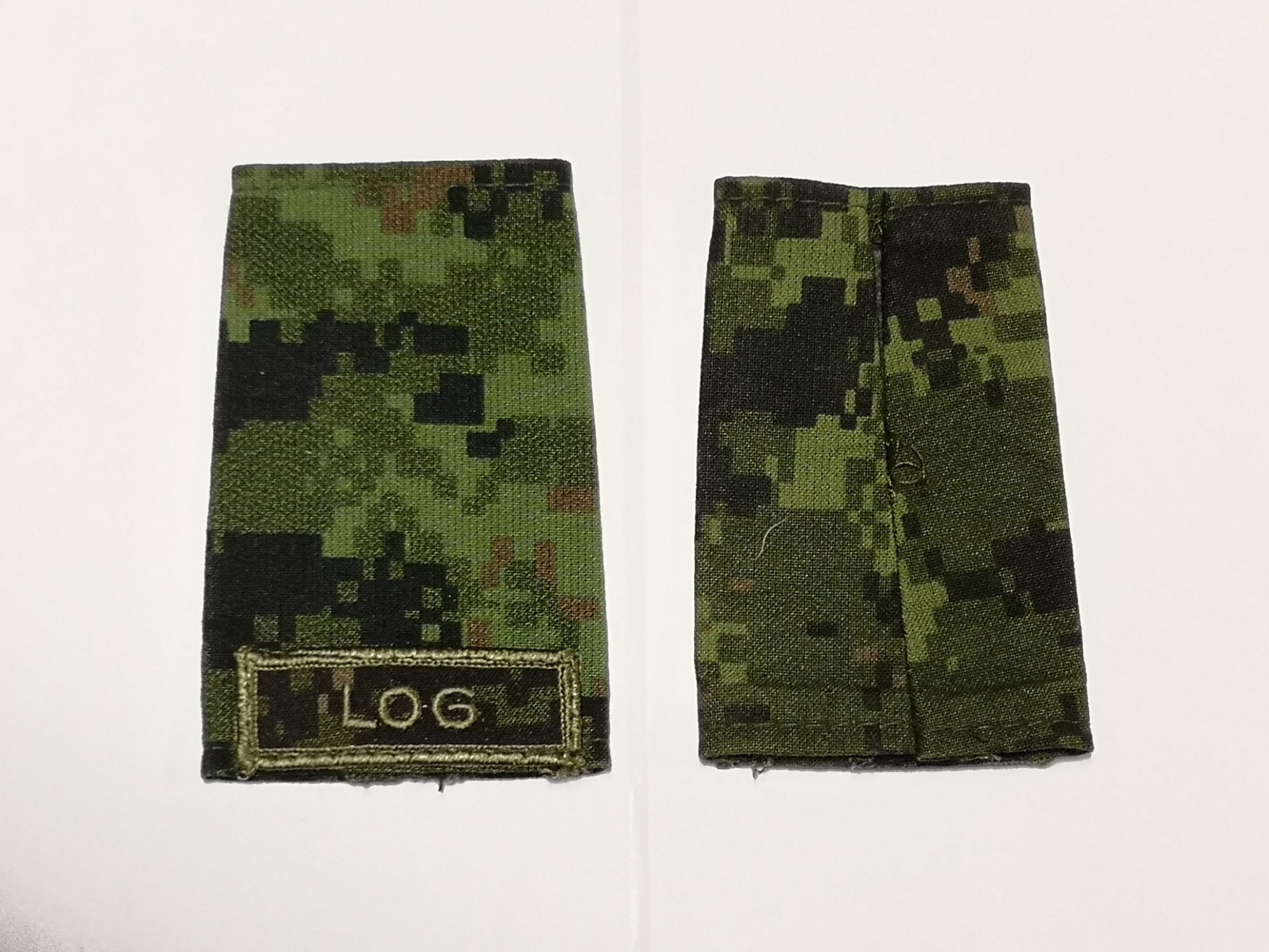 Canadian Armed Forces Cadpat Rank Epaulets LOG - Private (Basic)