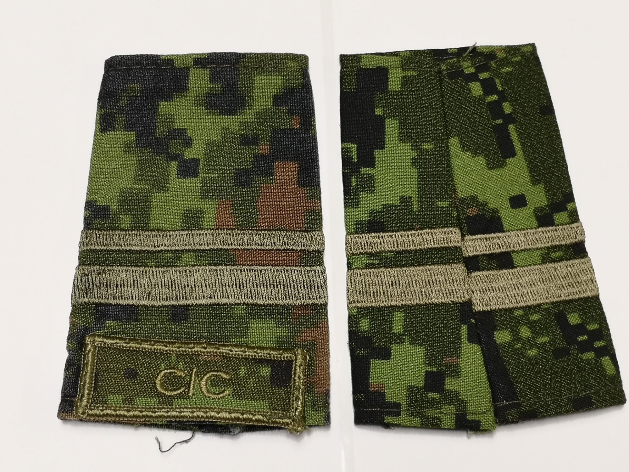 Canadian Armed Forces Cadpat Rank Epaulets CIC - Lieutenant