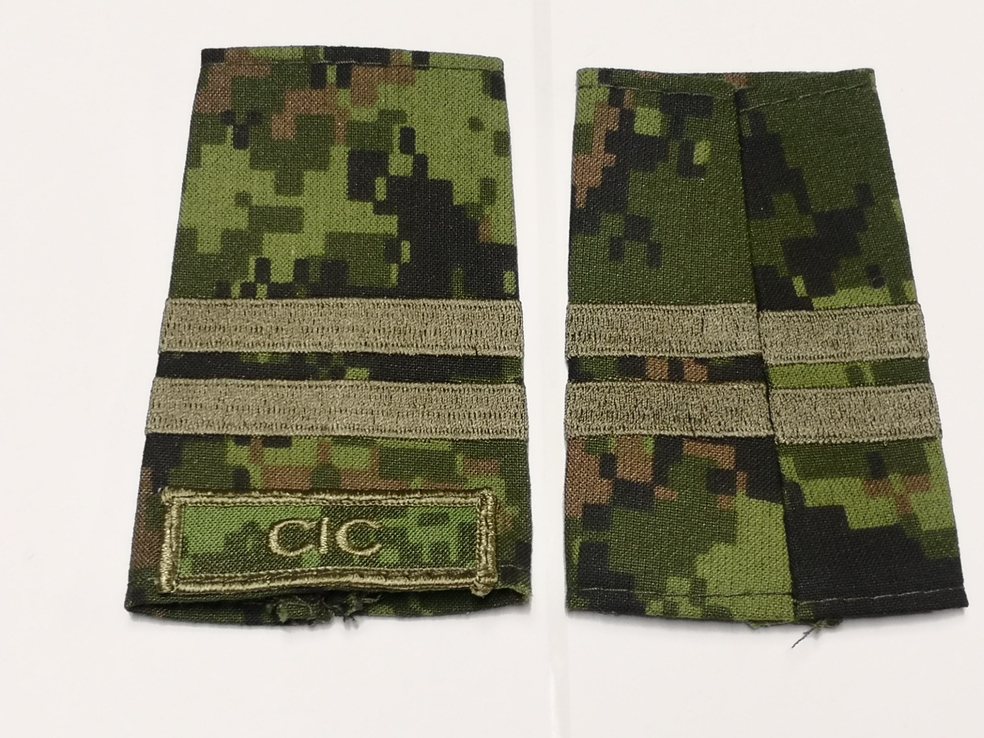 Canadian Armed Forces Cadpat Rank Epaulets CIC - Captain