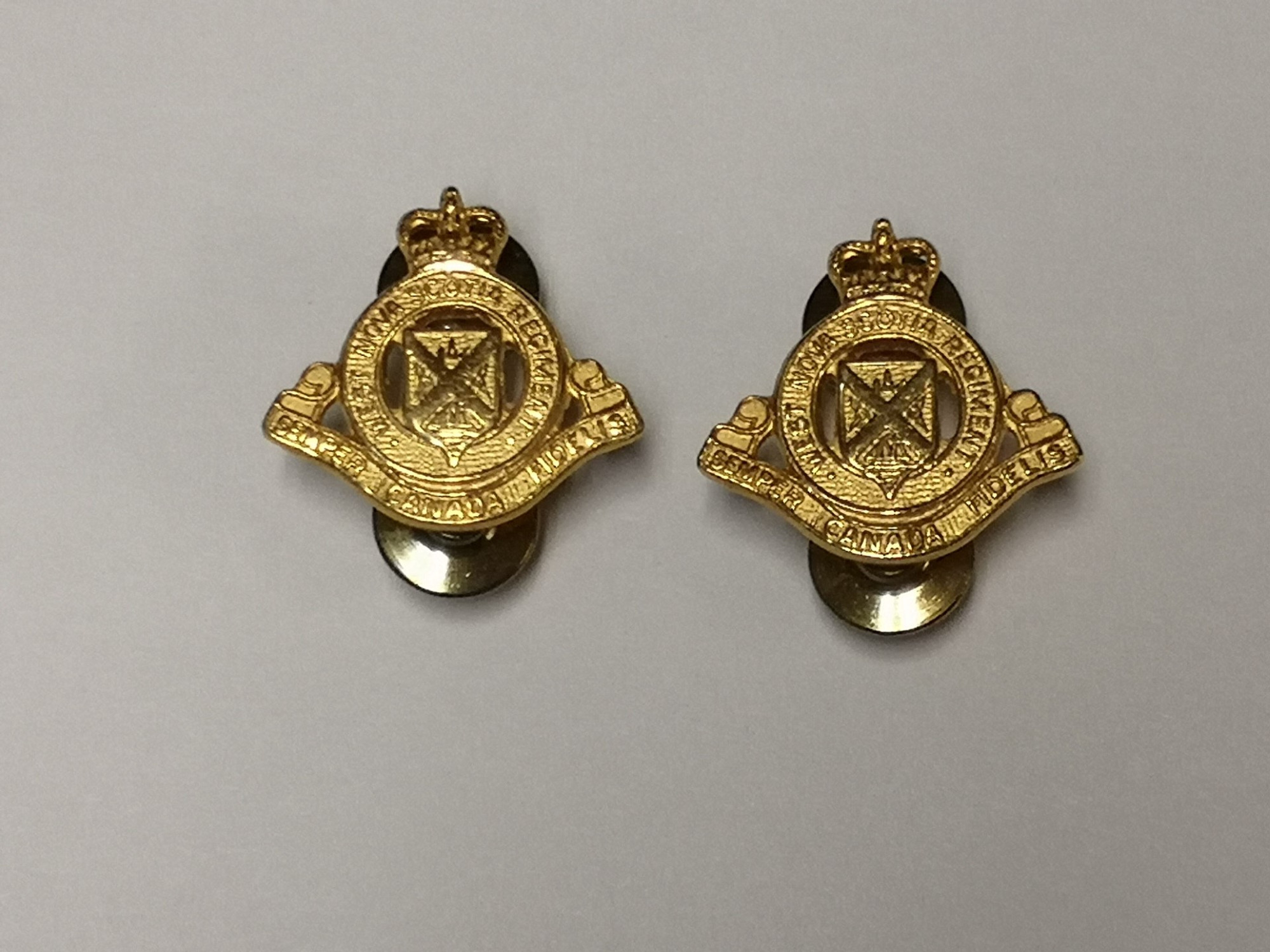 Canadian Armed Forces The West Nova Scotia Regiment Collar Badge (Pair)