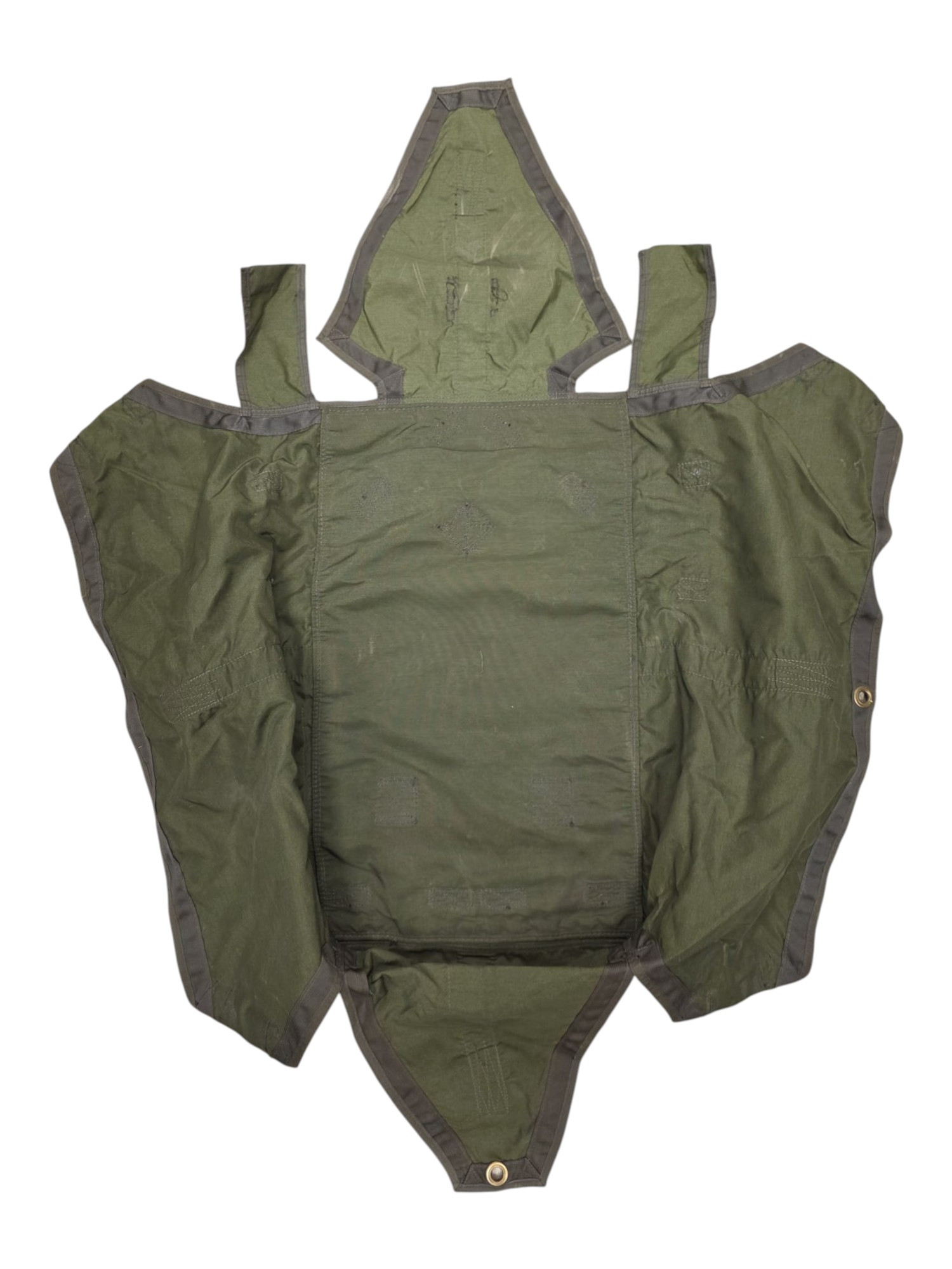 U.S. Armed Forces Parachute Pack Tray - Nylon
