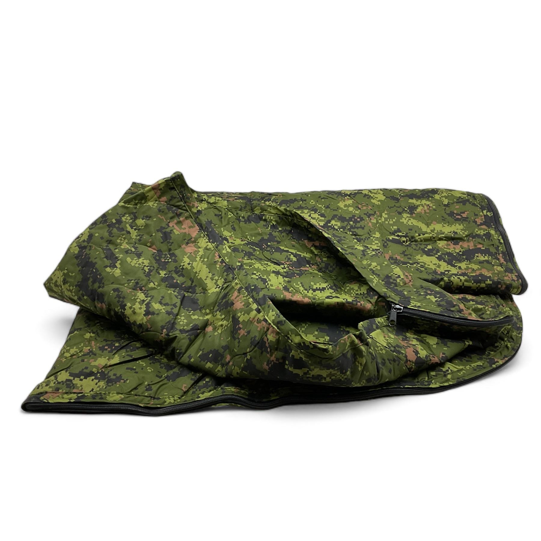 Canadian Armed Forces CADPAT Zippered Field Poncho/Ranger Blanket