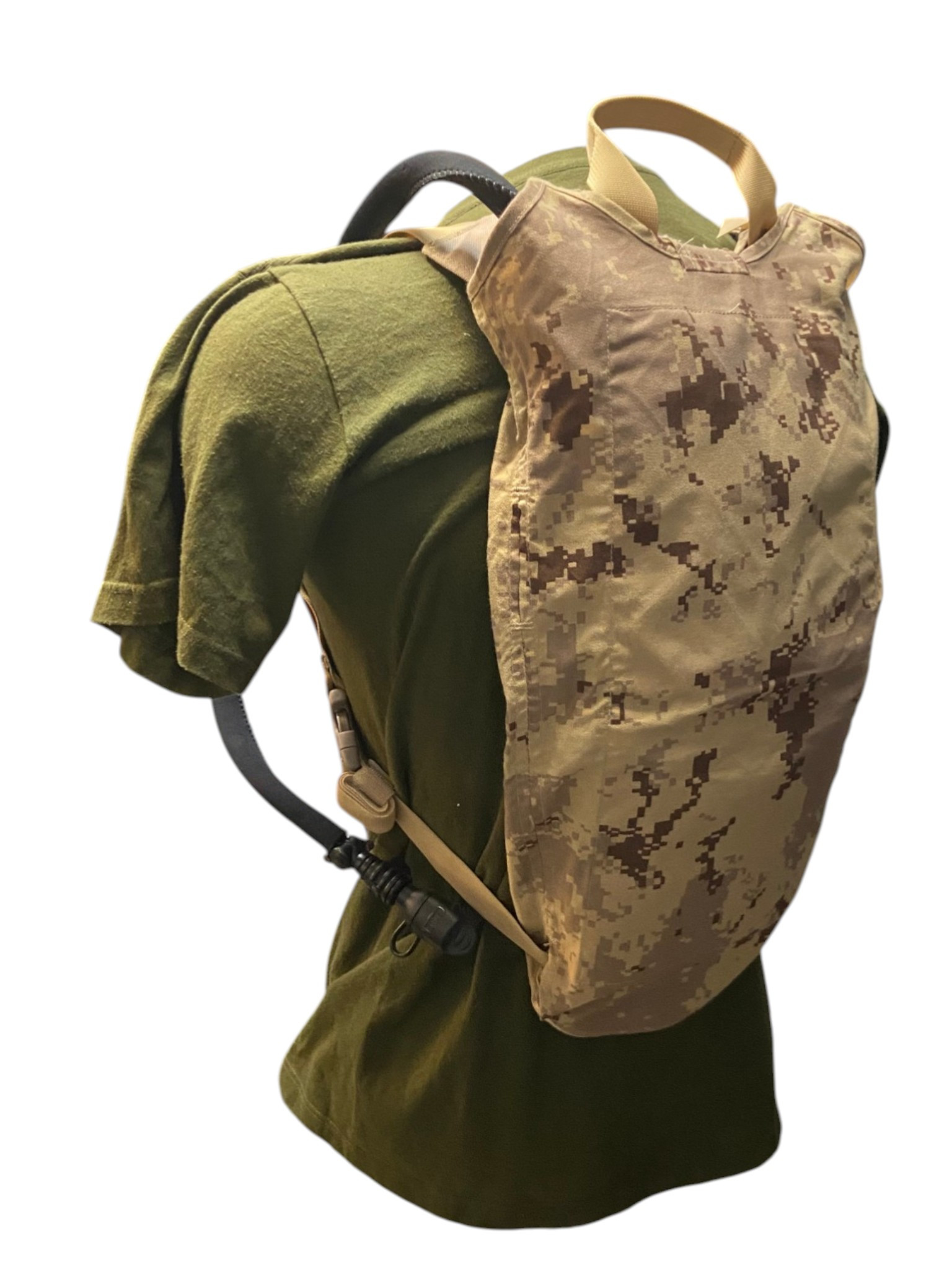 Canadian Forces Private Purchased Camelbak W/ Reversible Arid CADPAT Cover