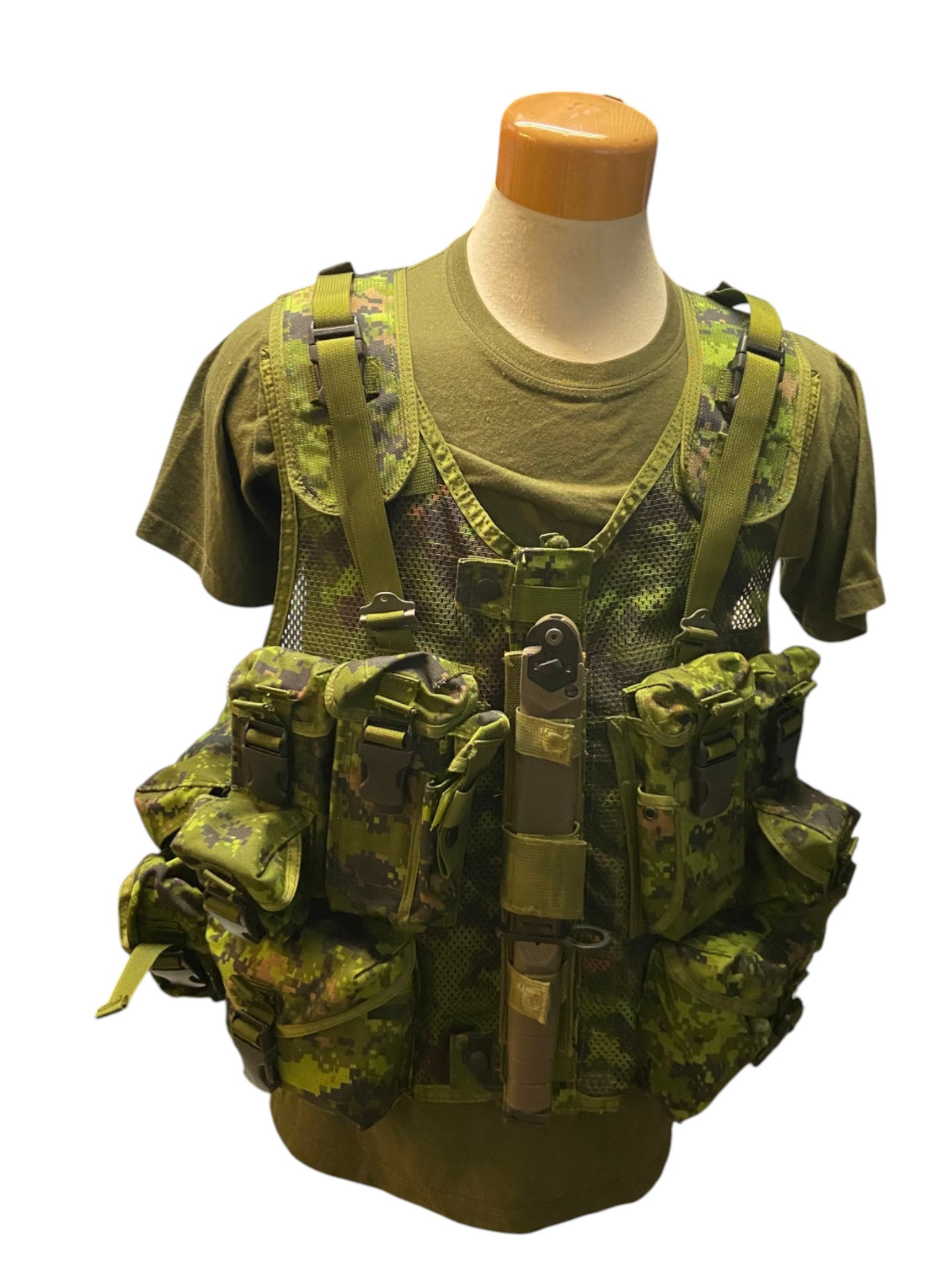 Canadian Armed Forces TW CADPAT LBV Tactical Vest W/ C9 SAW Pouches - Large