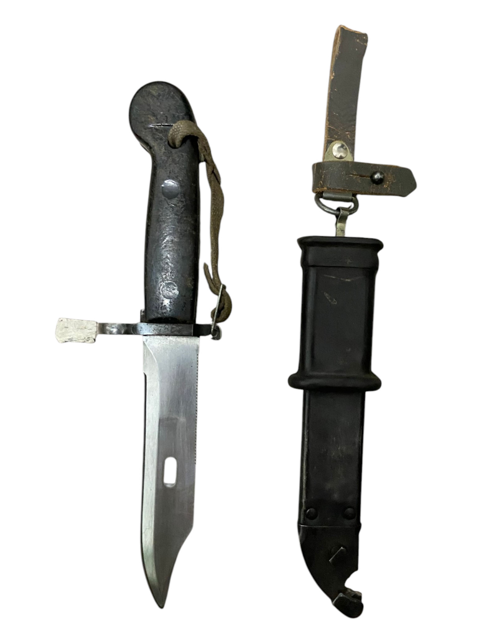 East German NVA MPi-KM Type 1 Bayonet & Scabbard W/ Frog