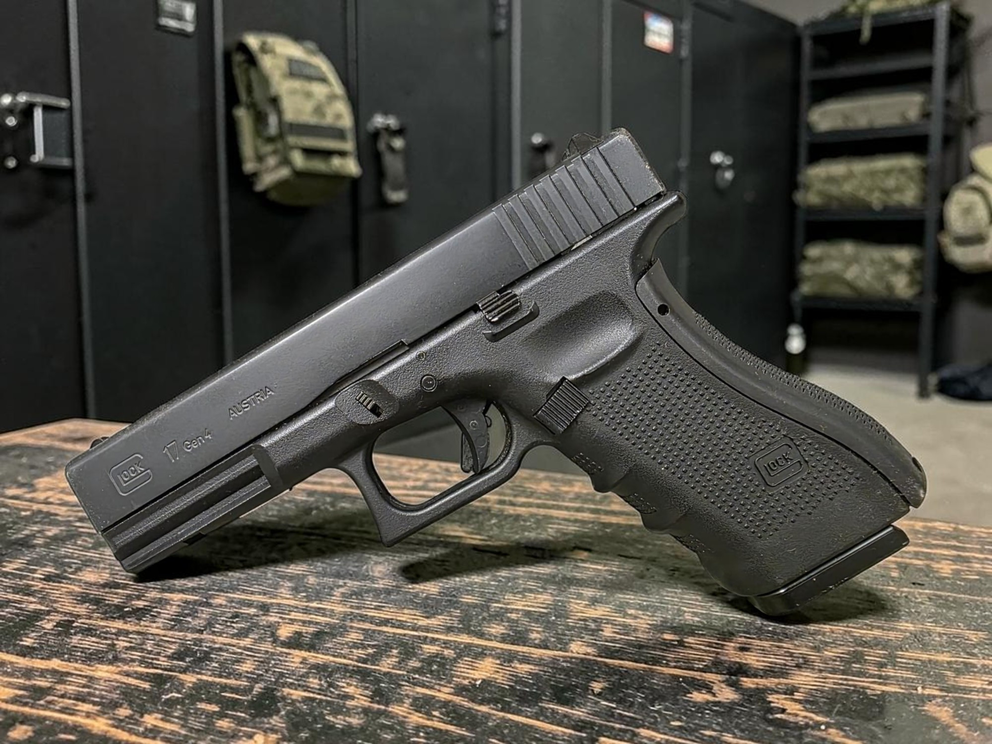 Umarex GLOCK 17 Gen 4 Full Size Blowback CO2 Powered Airgun - USEDⓈ