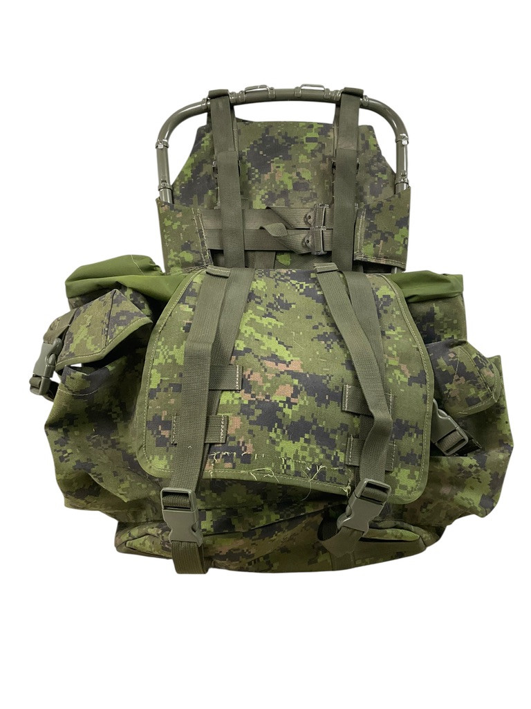 Canadian Armed Forces 64 Pattern Frame w/CADPAT Bag & Straps