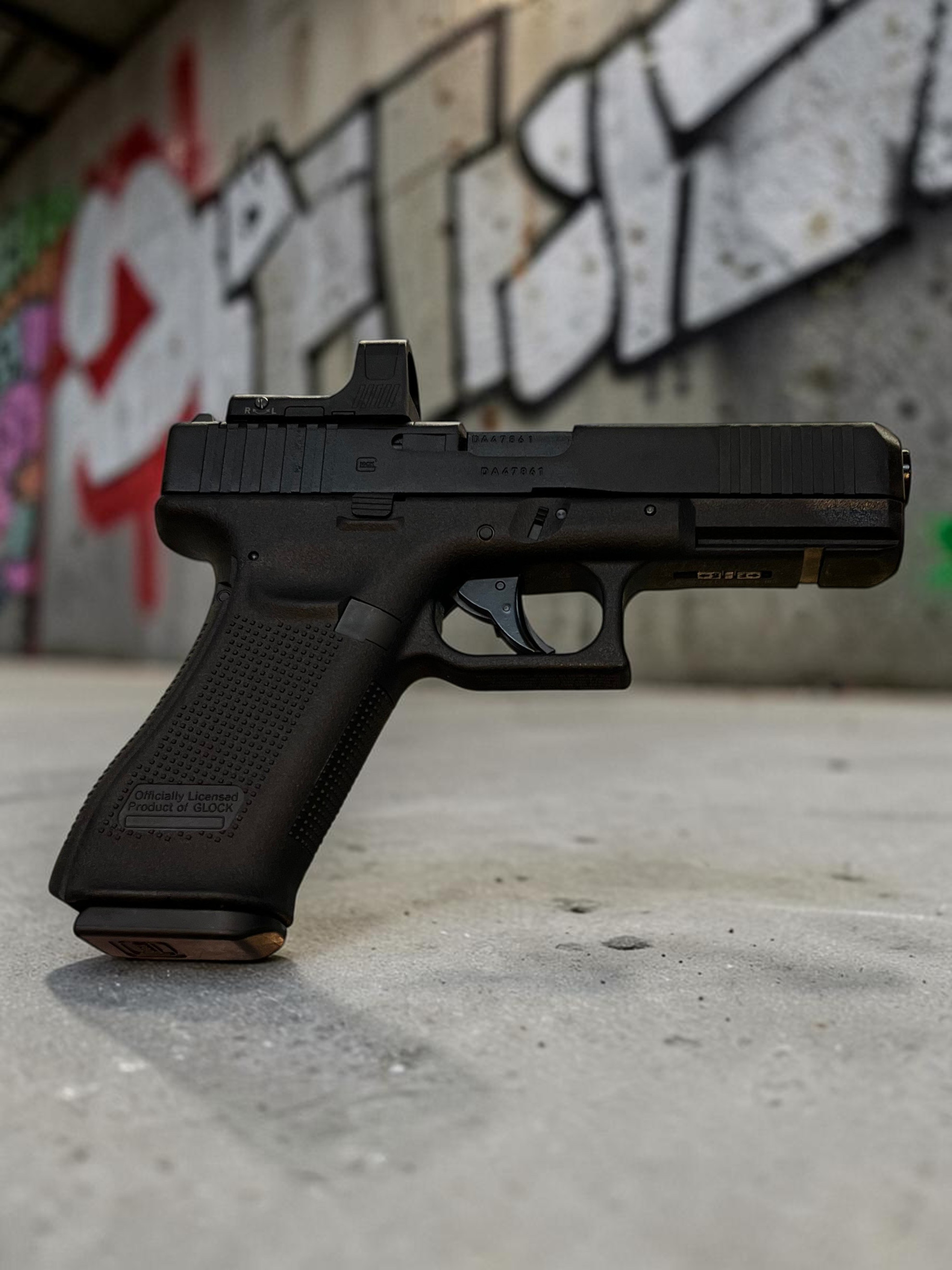 GLOCK 17 GEN5 MOS 4.5mm CO2 Airgun with RDS8 Optic - Used