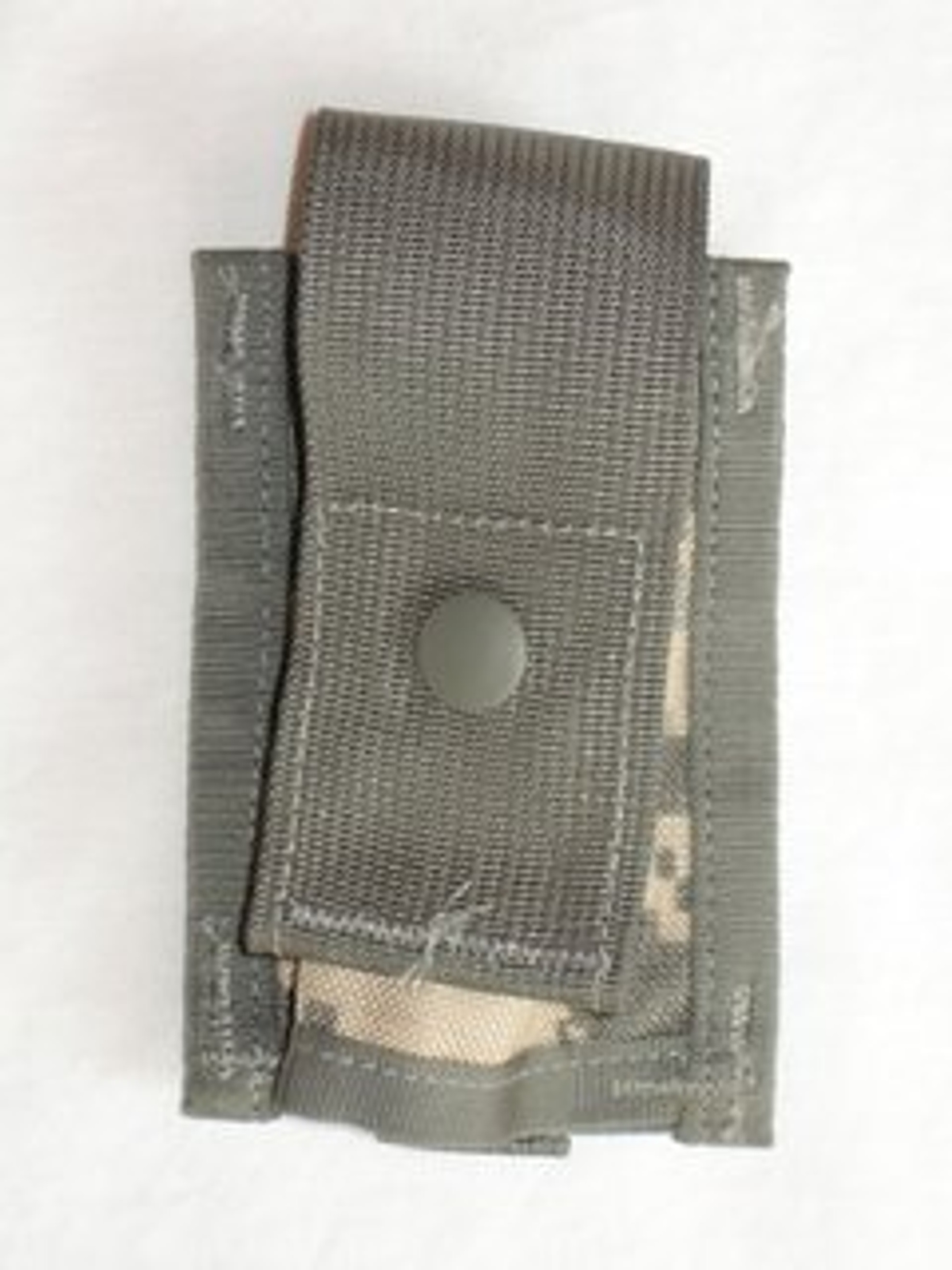 U.S. Armed Forces MOLLE II 40MM High Explosive Single Pouch - ACU