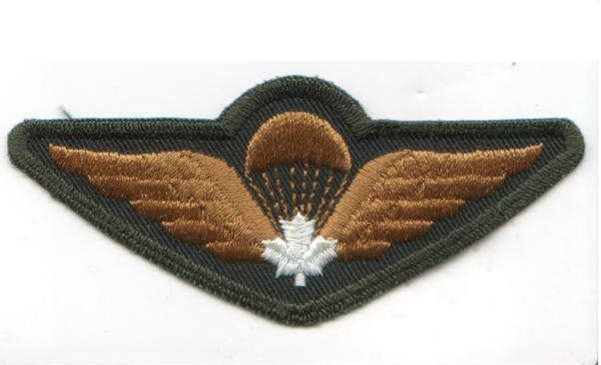 Canadian Armed Forces Airborne White Leaf Jump Wing Garrison Patch