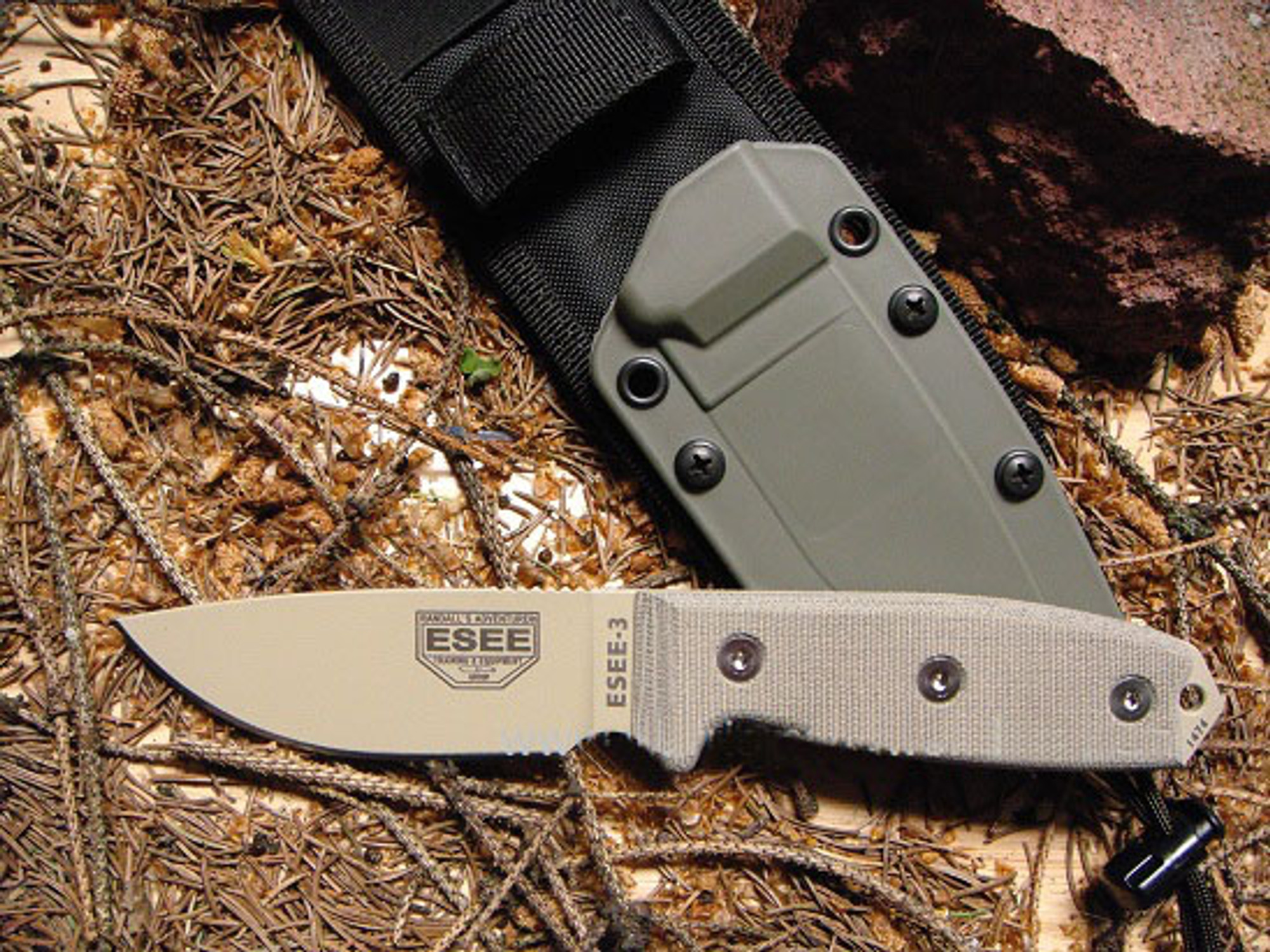 ESEE Model 4 Black Plain Edge With MOLLE Back & Coyote Brown