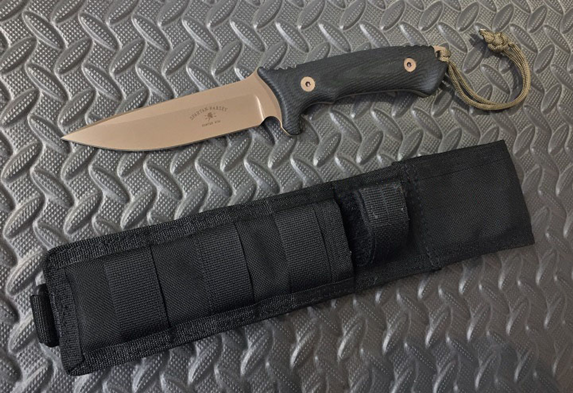 Spartan Blades Harsey Hunter FDE - Black MOLLE - Black Micarta