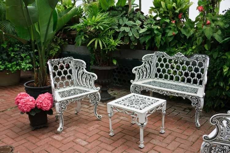 Garden furniture for small gardens - Direct Plants